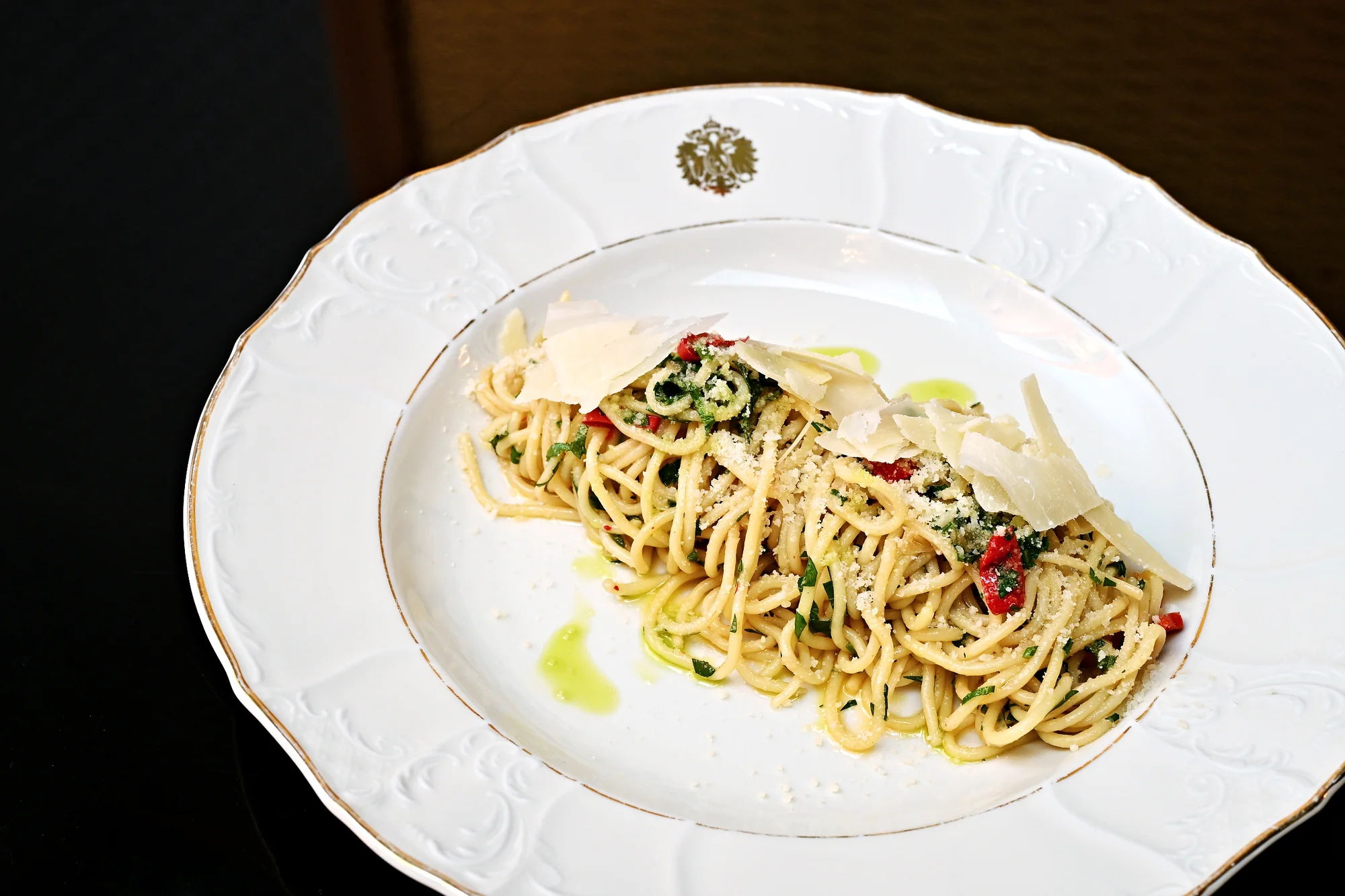 3–5chod. menu dle výběru pro 2 v Grandhotelu Bohemia: konfitované kachní prso, pstruh i dort