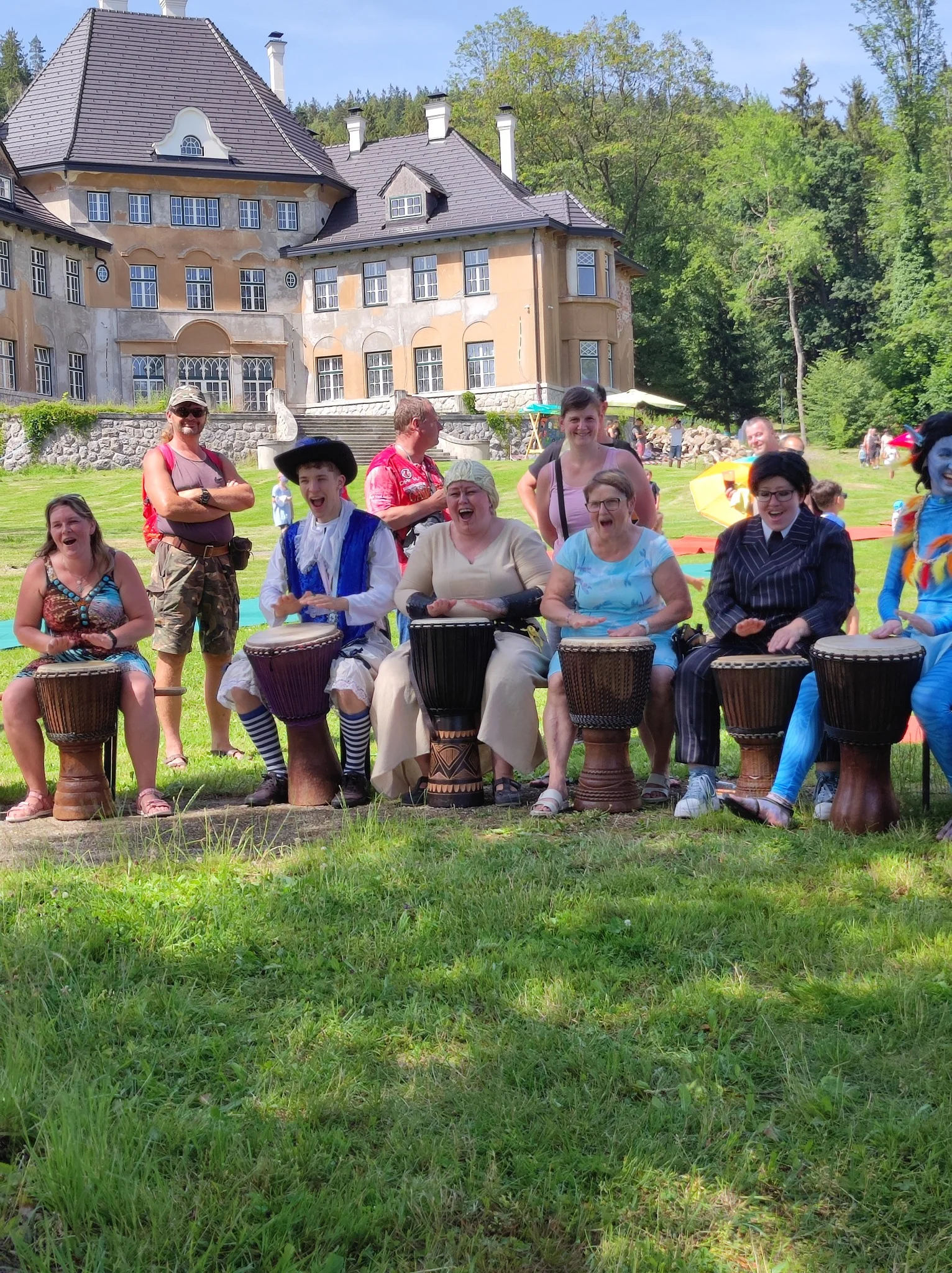Zažijte rytmus: Workshop na africké bubny Djembe s dopravou zdarma po celé ČR