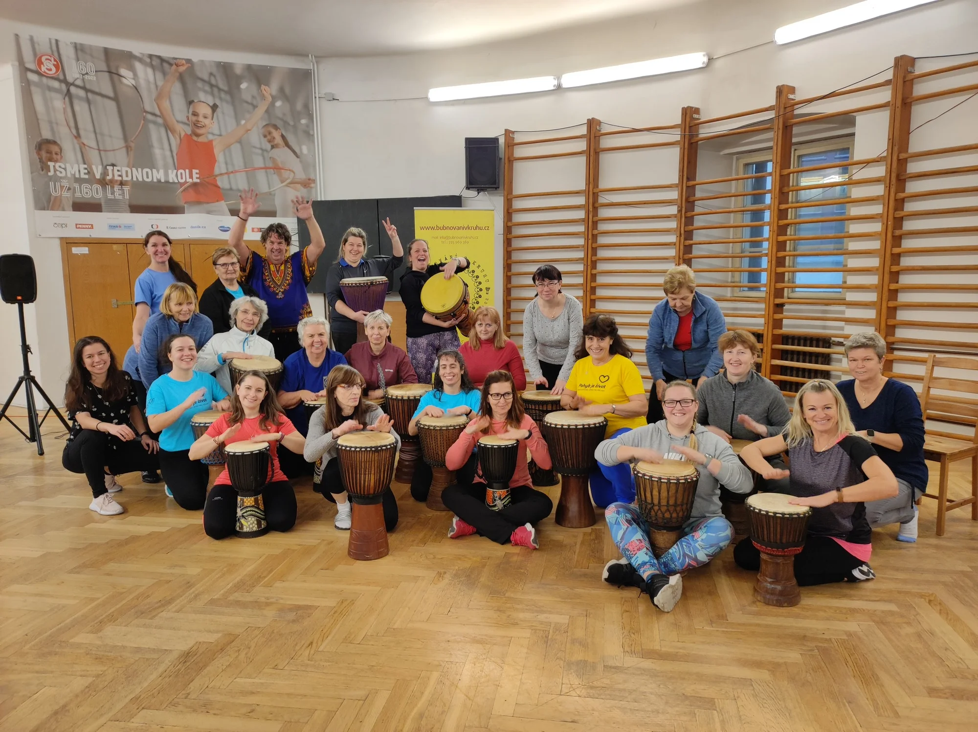 Zažijte rytmus: Workshop na africké bubny Djembe s dopravou zdarma po celé ČR