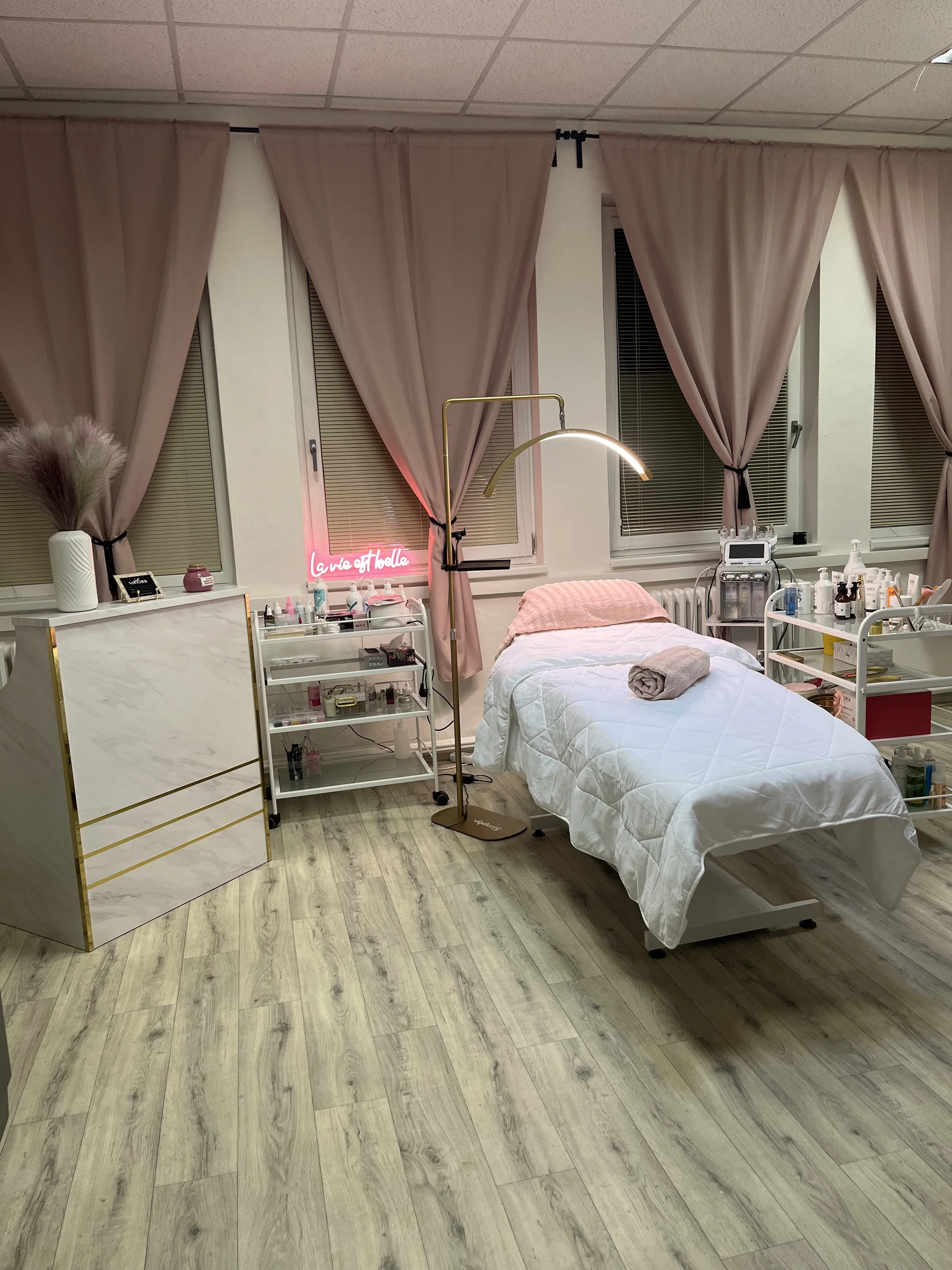 Dárkový poukaz na služby beauty studia v Ostravě-Porubě: 1000 až 2000 Kč