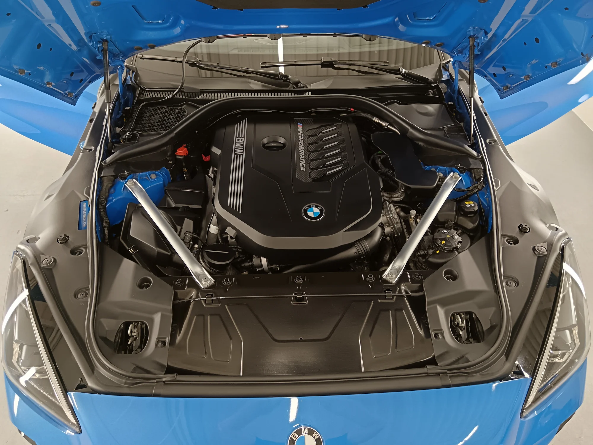 Kompletní a detailní čištění automobilu vč. tepování a voskování: malé, střední i velké vozy