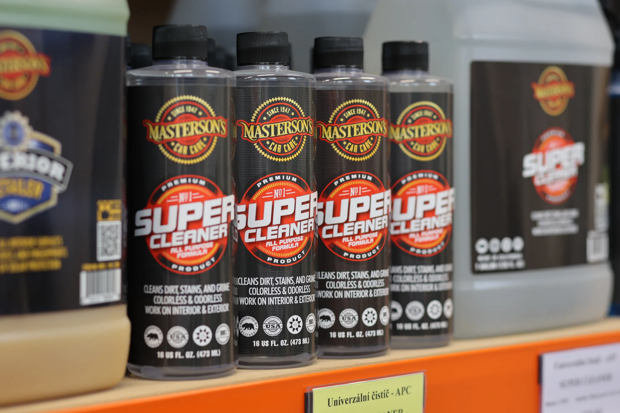 Kompletní a detailní čištění automobilu vč. tepování a voskování: malé, střední i velké vozy