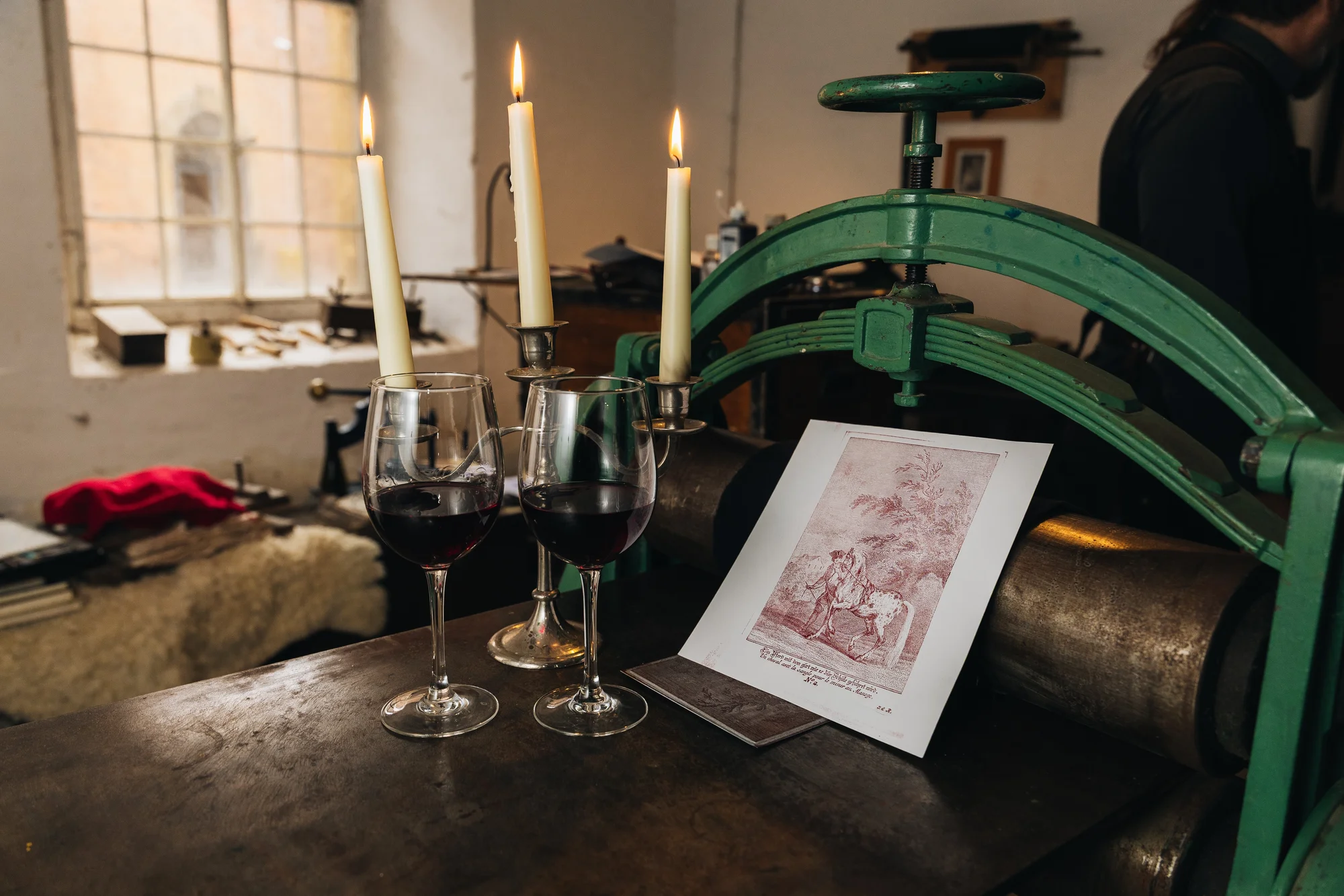 Workshop historického tisku: prohlídka, pečetění i košík plný dobrot