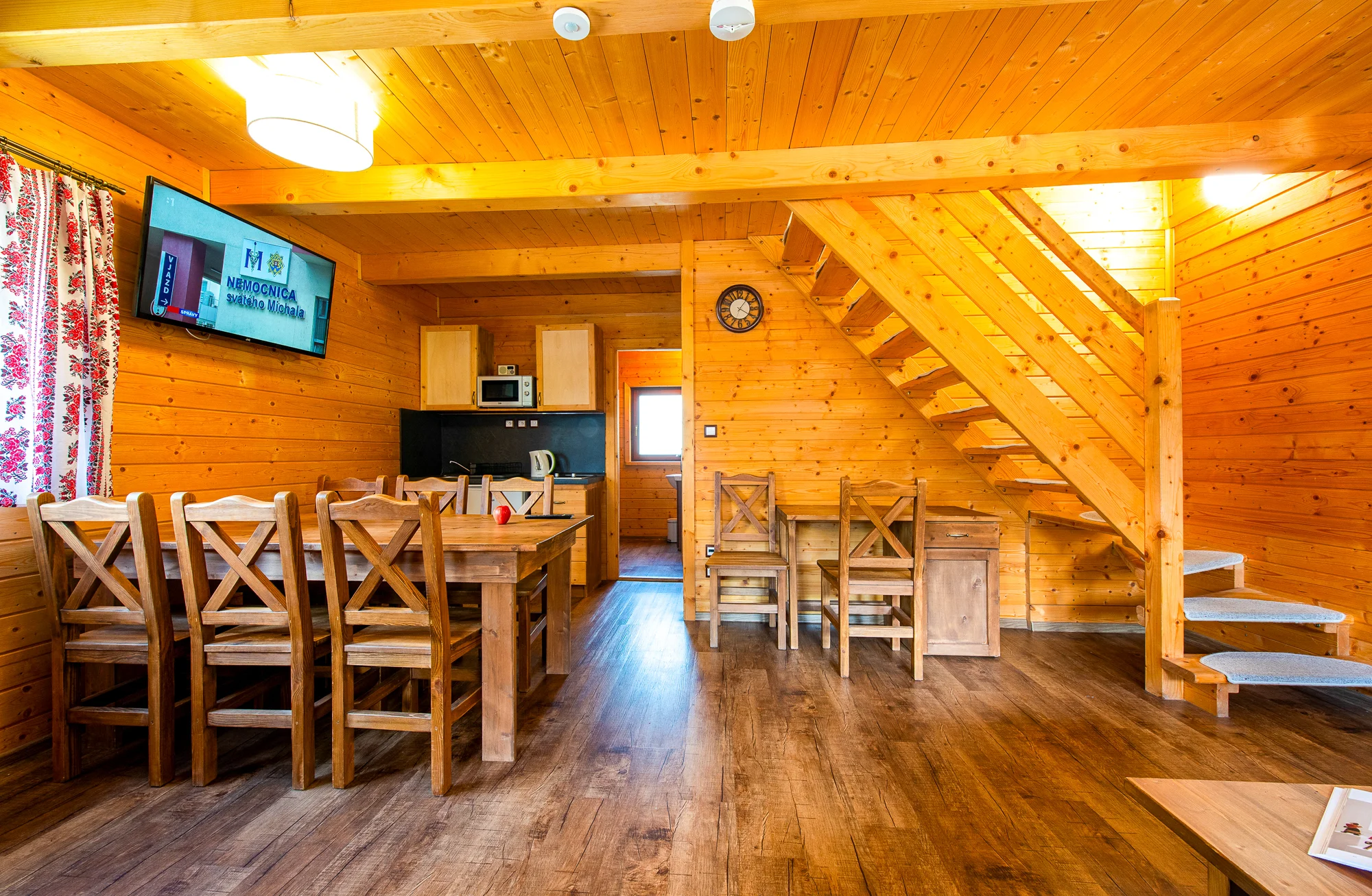 Lopušná Dolina pod Tatrami: pobyt v pokojích nebo chatce s wellness a možností stravování