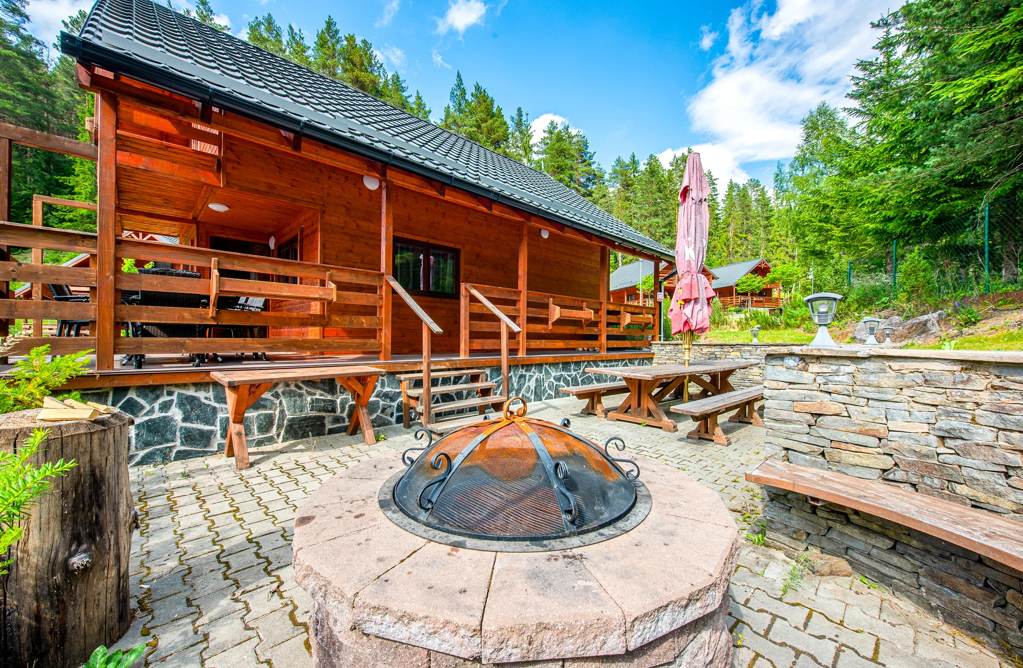 Lopušná Dolina pod Tatrami: pobyt v pokojích nebo chatce s wellness a možností stravování