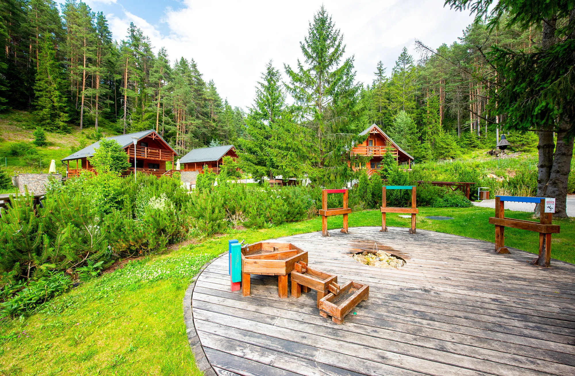 Lopušná Dolina pod Tatrami: pobyt v pokojích nebo chatce s wellness a možností stravování