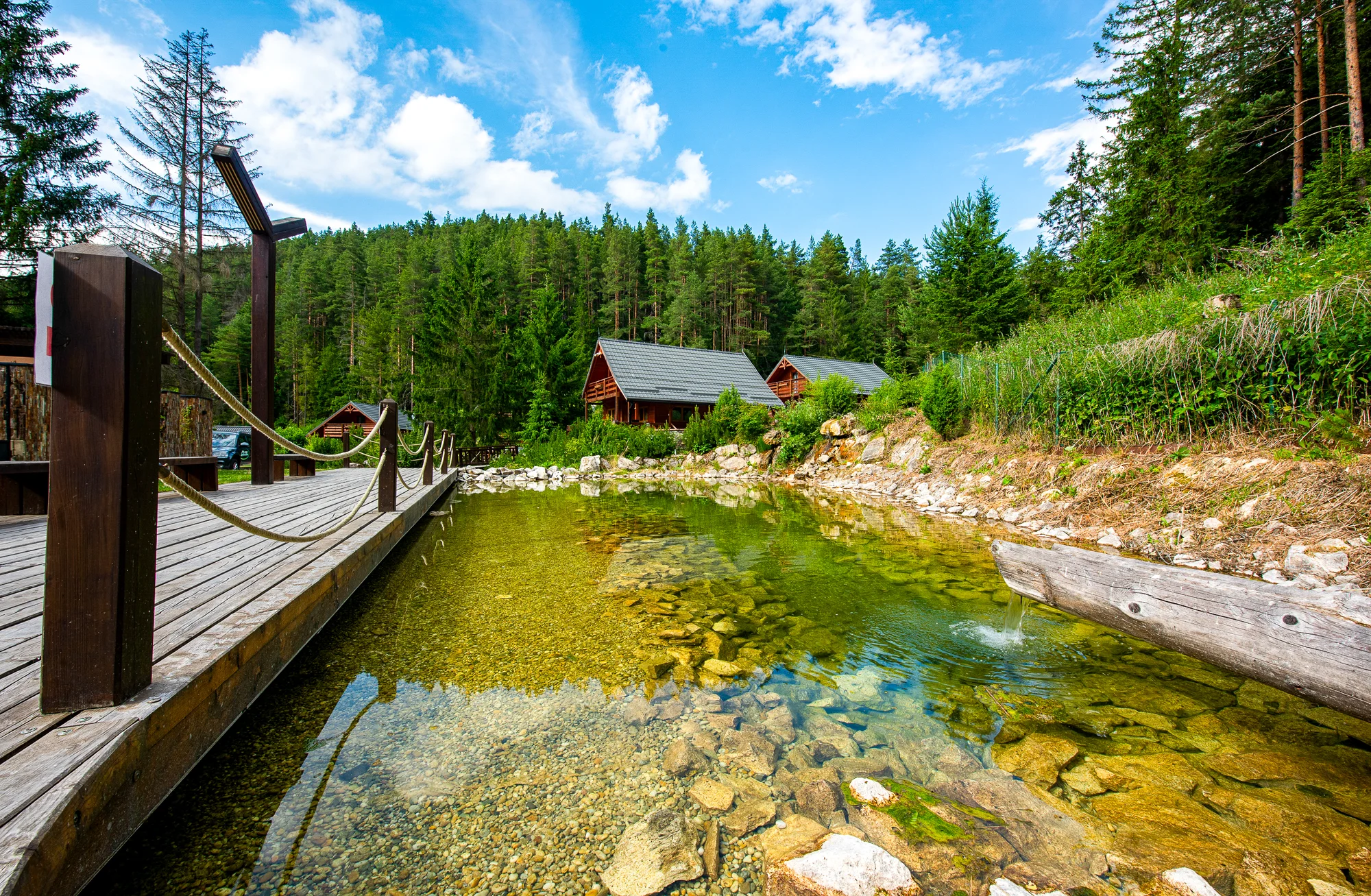 Lopušná Dolina pod Tatrami: pobyt v pokojích nebo chatce s wellness a možností stravování