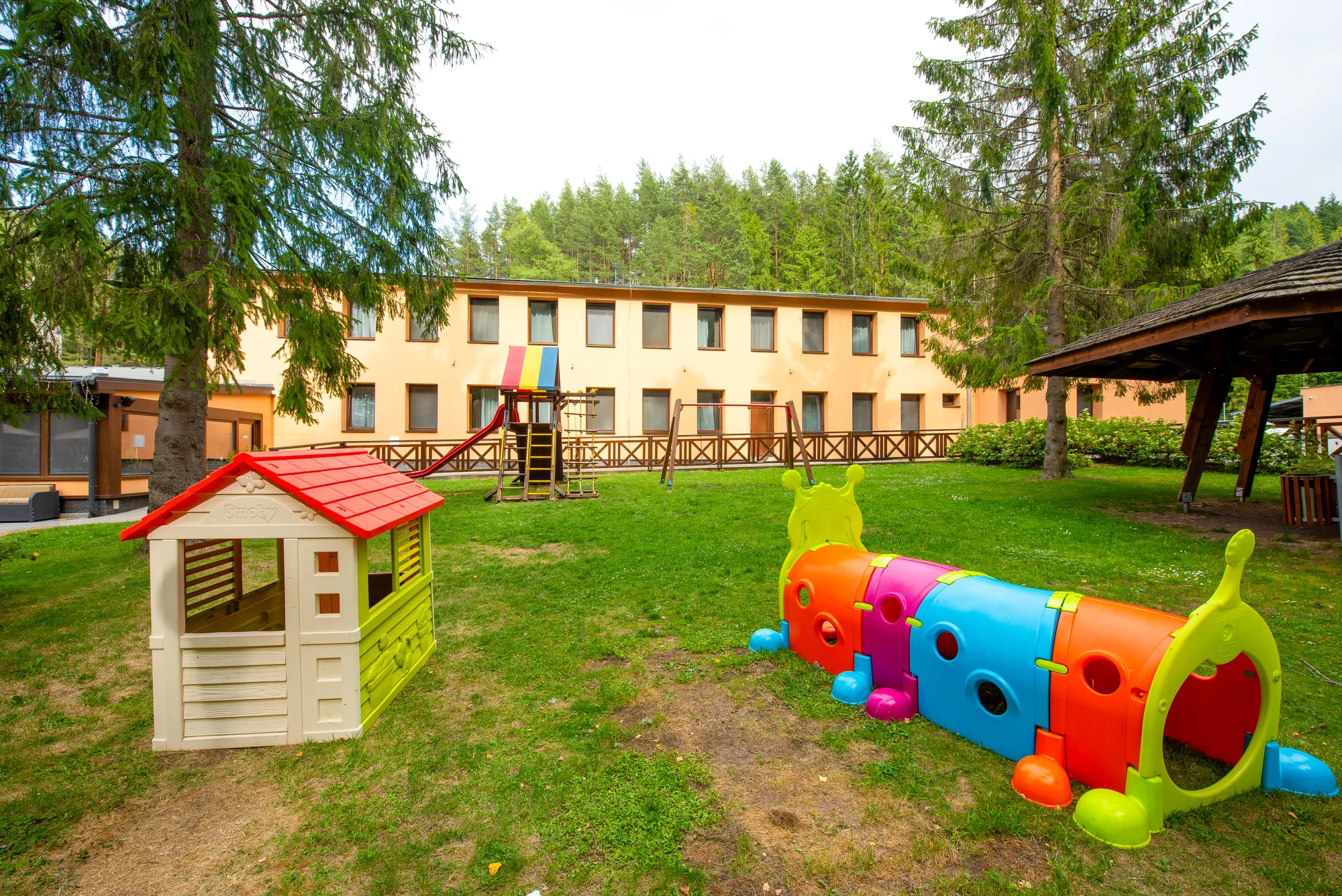 Lopušná Dolina pod Tatrami: pobyt v pokojích nebo chatce s wellness a možností stravování