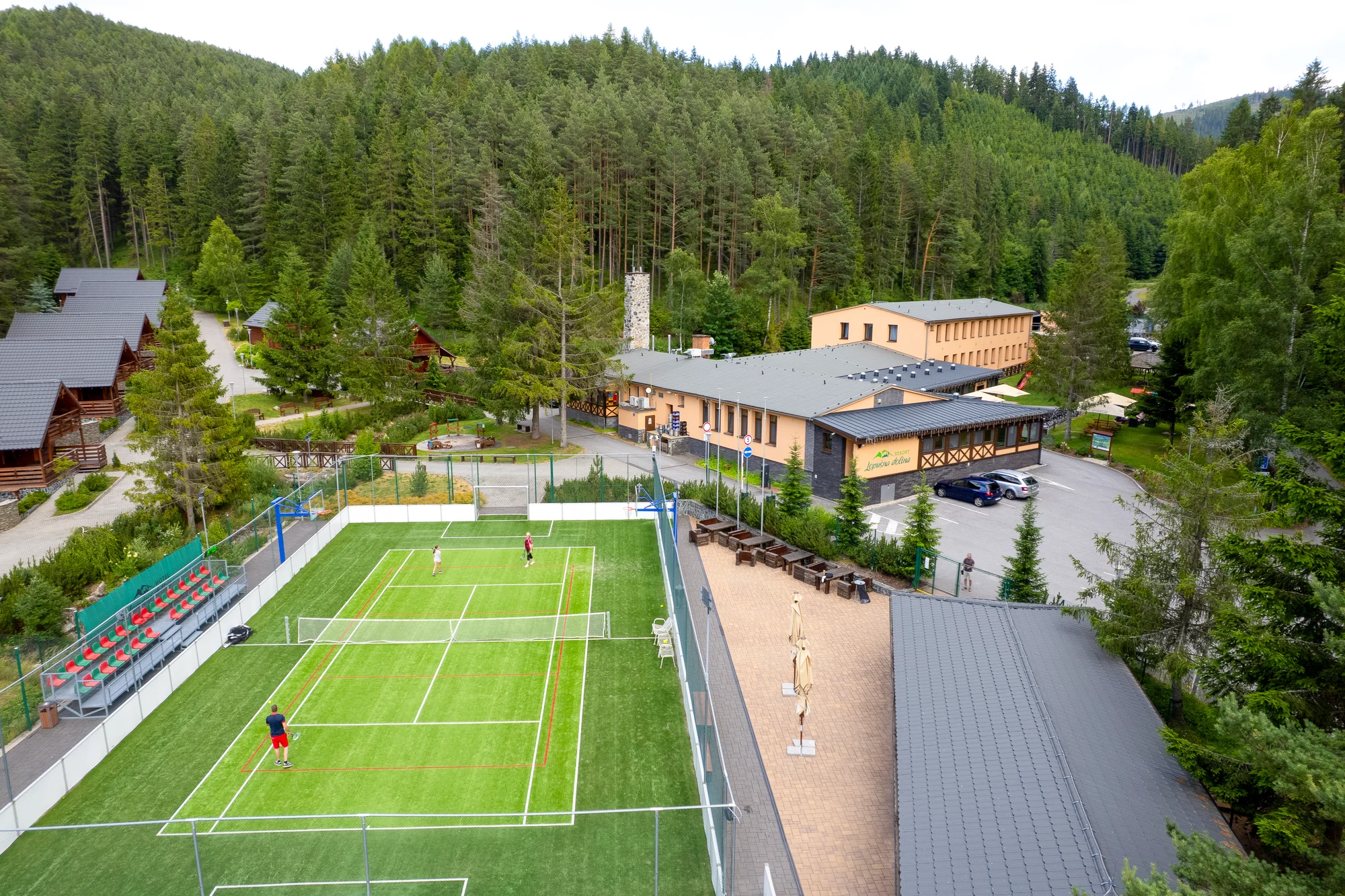 Lopušná Dolina pod Tatrami: pobyt v pokojích nebo chatce s wellness a možností stravování