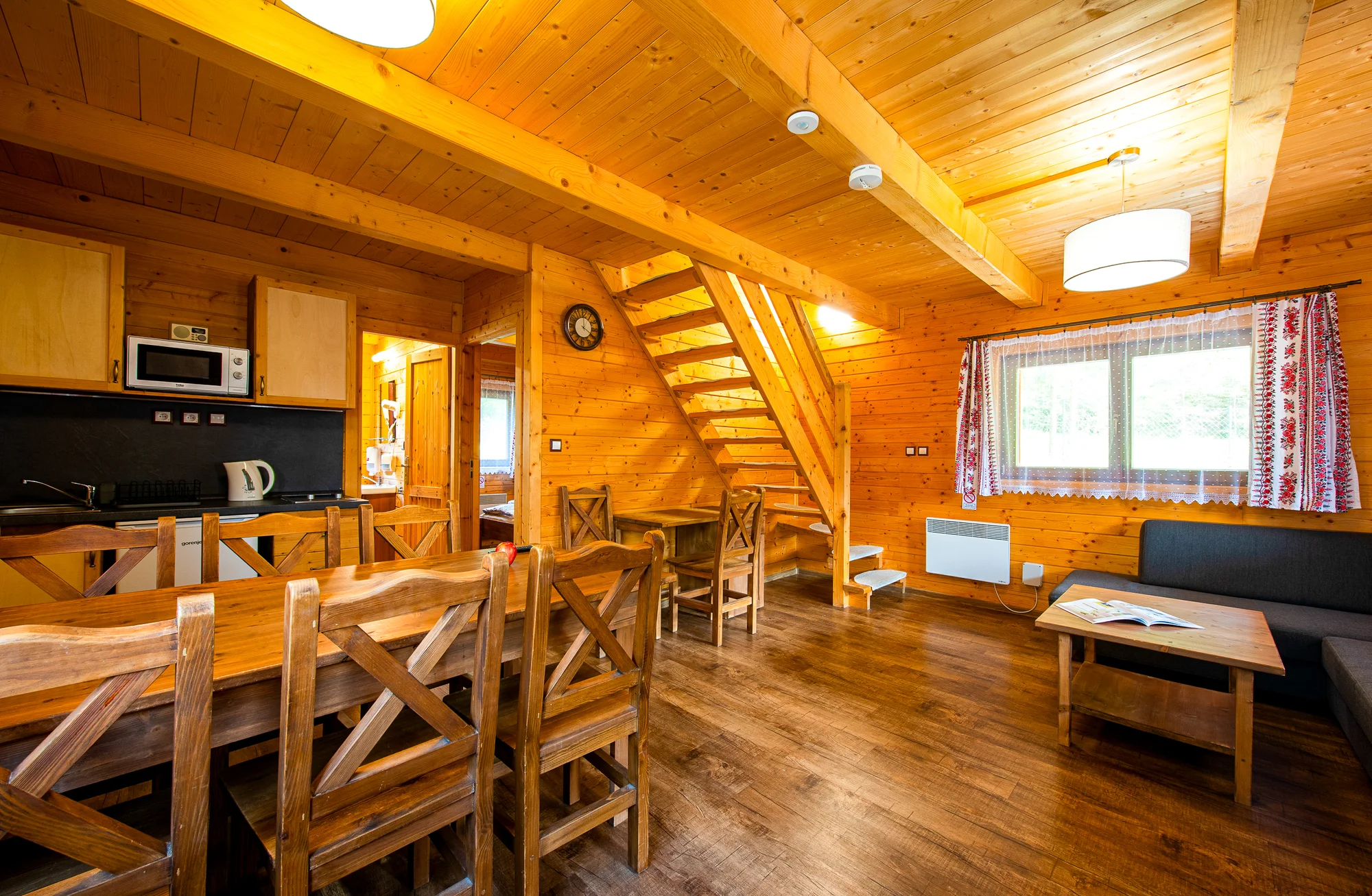 Lopušná Dolina pod Tatrami: pobyt v pokojích nebo chatce s wellness a možností stravování