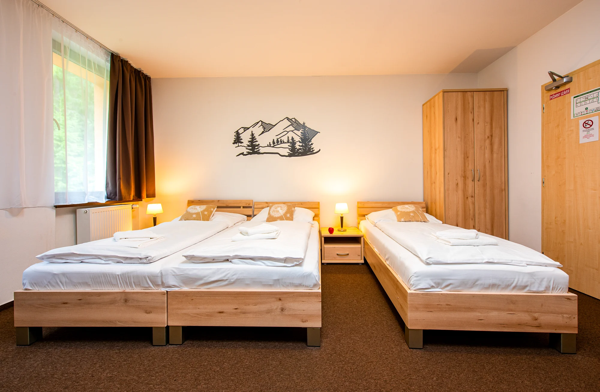 Lopušná Dolina pod Tatrami: pobyt v pokojích nebo chatce s wellness a možností stravování