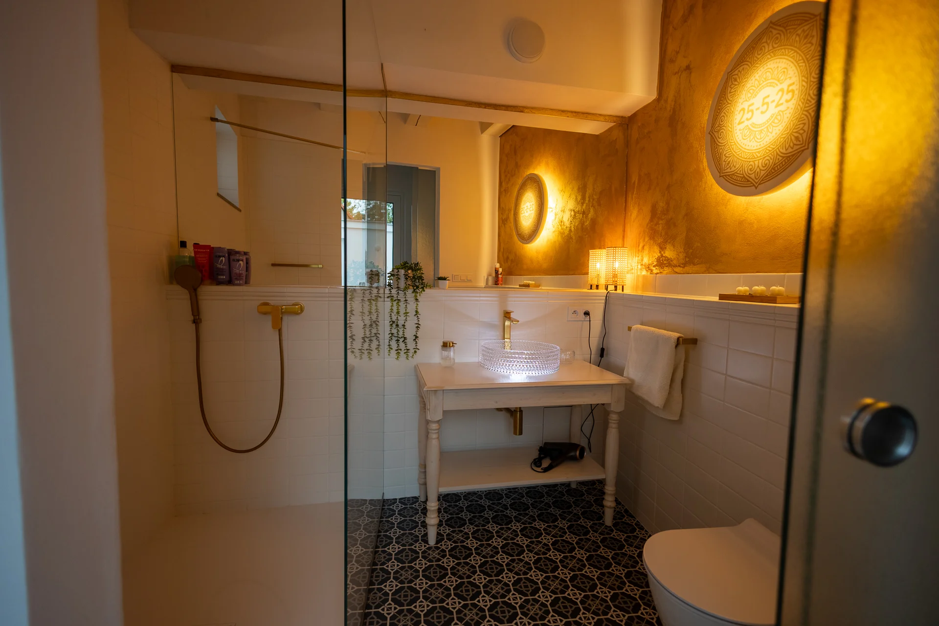 Privátní wellness apartmán od 15 do 22 h: sauna, bazén i spa s vířivkou jen pro vás dva