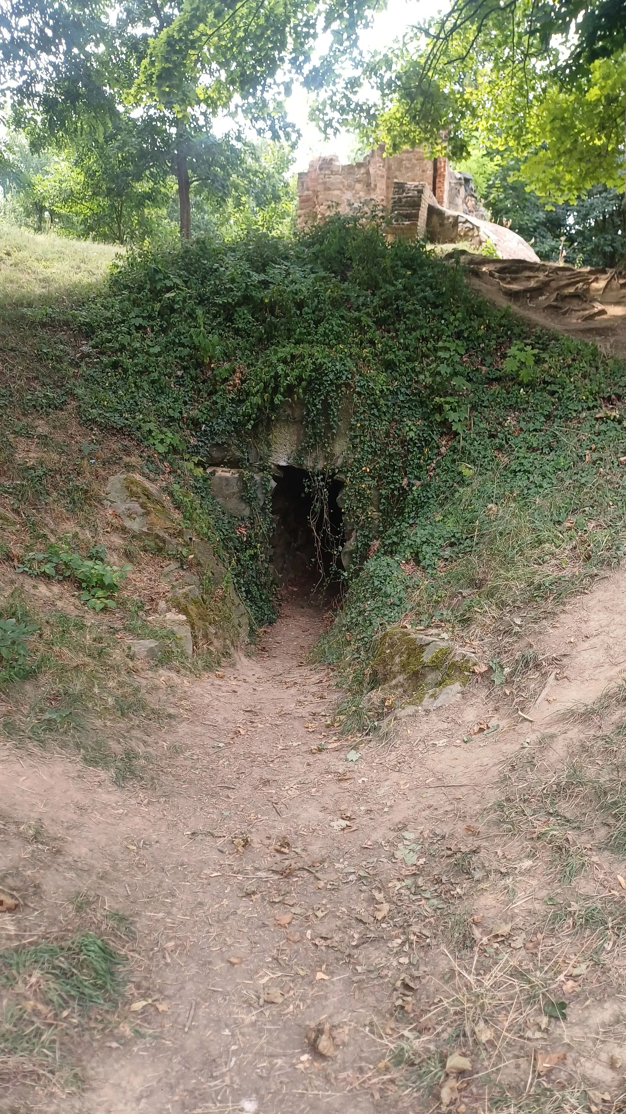 Duch Veltrus - Ztracené jméno: venkovní úniková hra v zámeckém parku