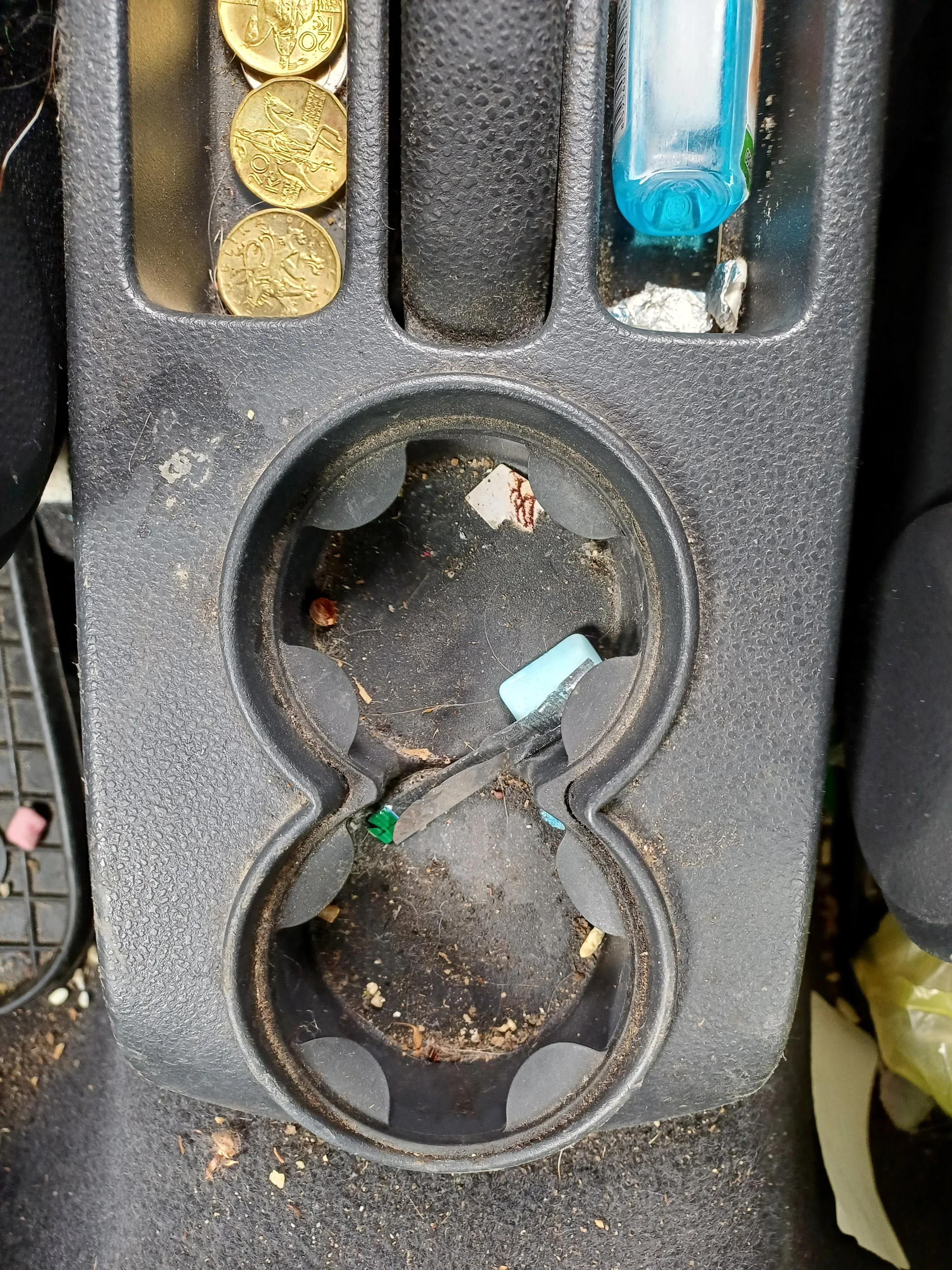 Vyčištěno do posledního smítka: detailing interiéru vašeho auta od vysátí po čištění parou