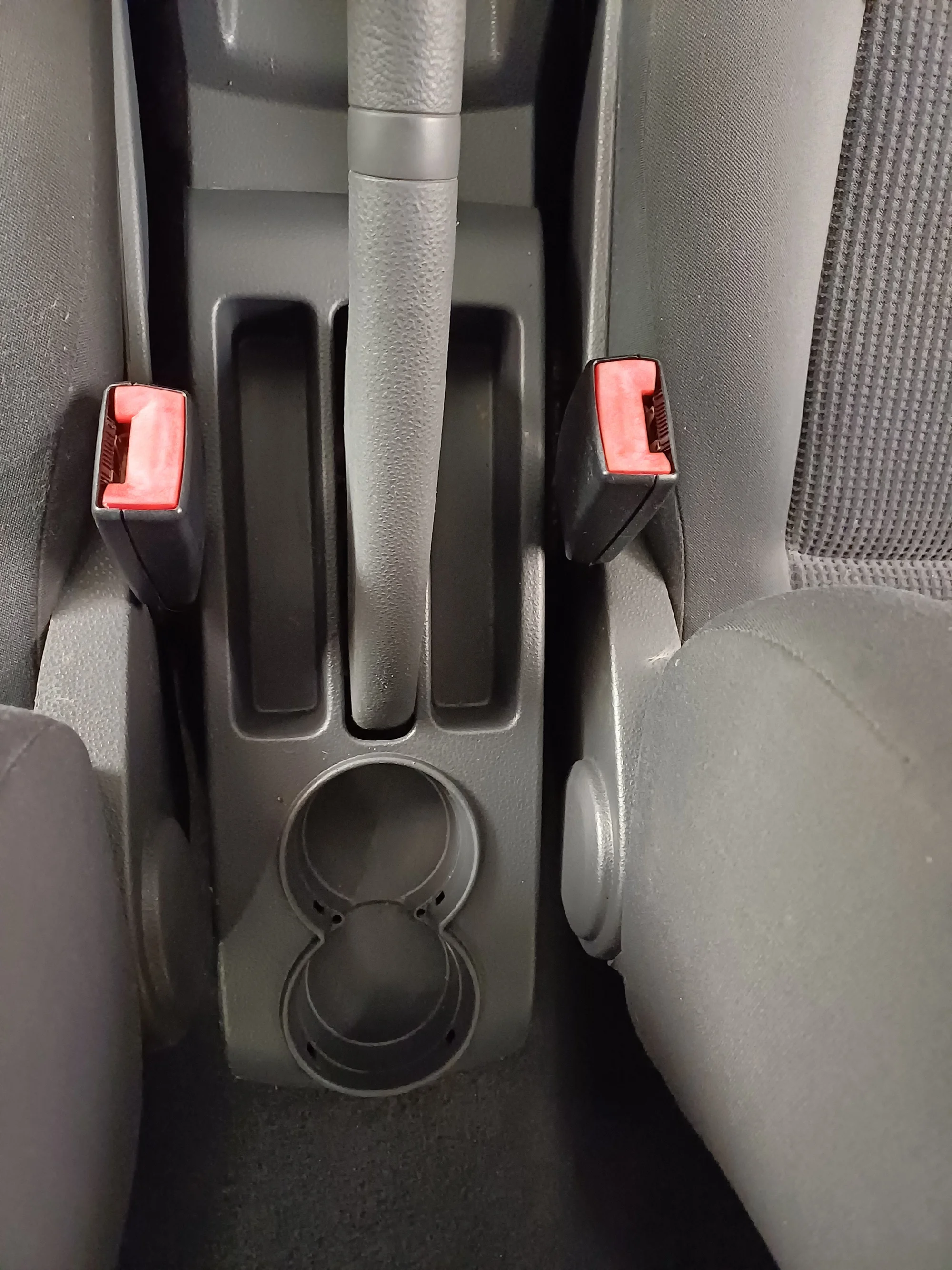 Vyčištěno do posledního smítka: detailing interiéru vašeho auta od vysátí po čištění parou