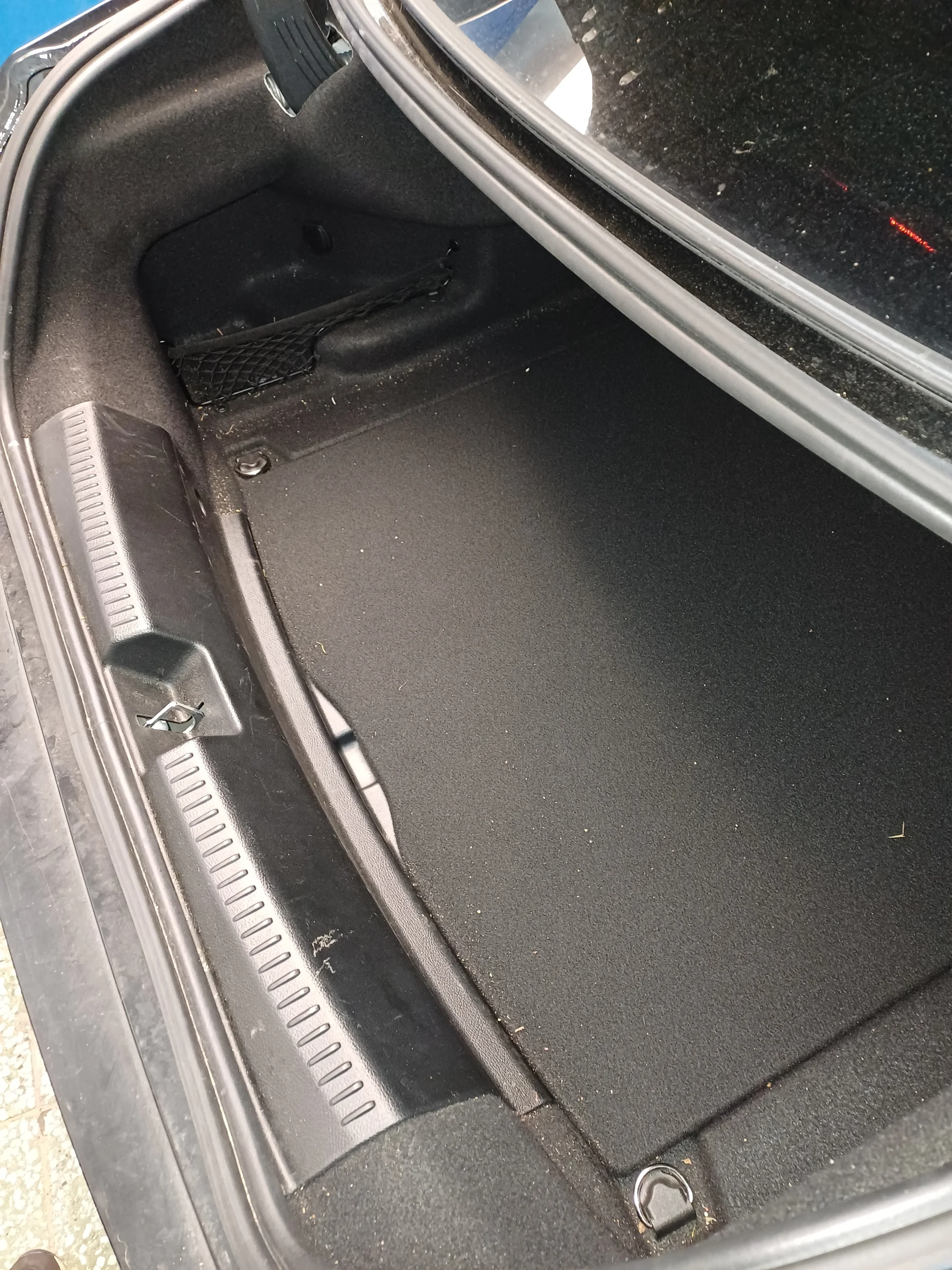 Vyčištěno do posledního smítka: detailing interiéru vašeho auta od vysátí po čištění parou