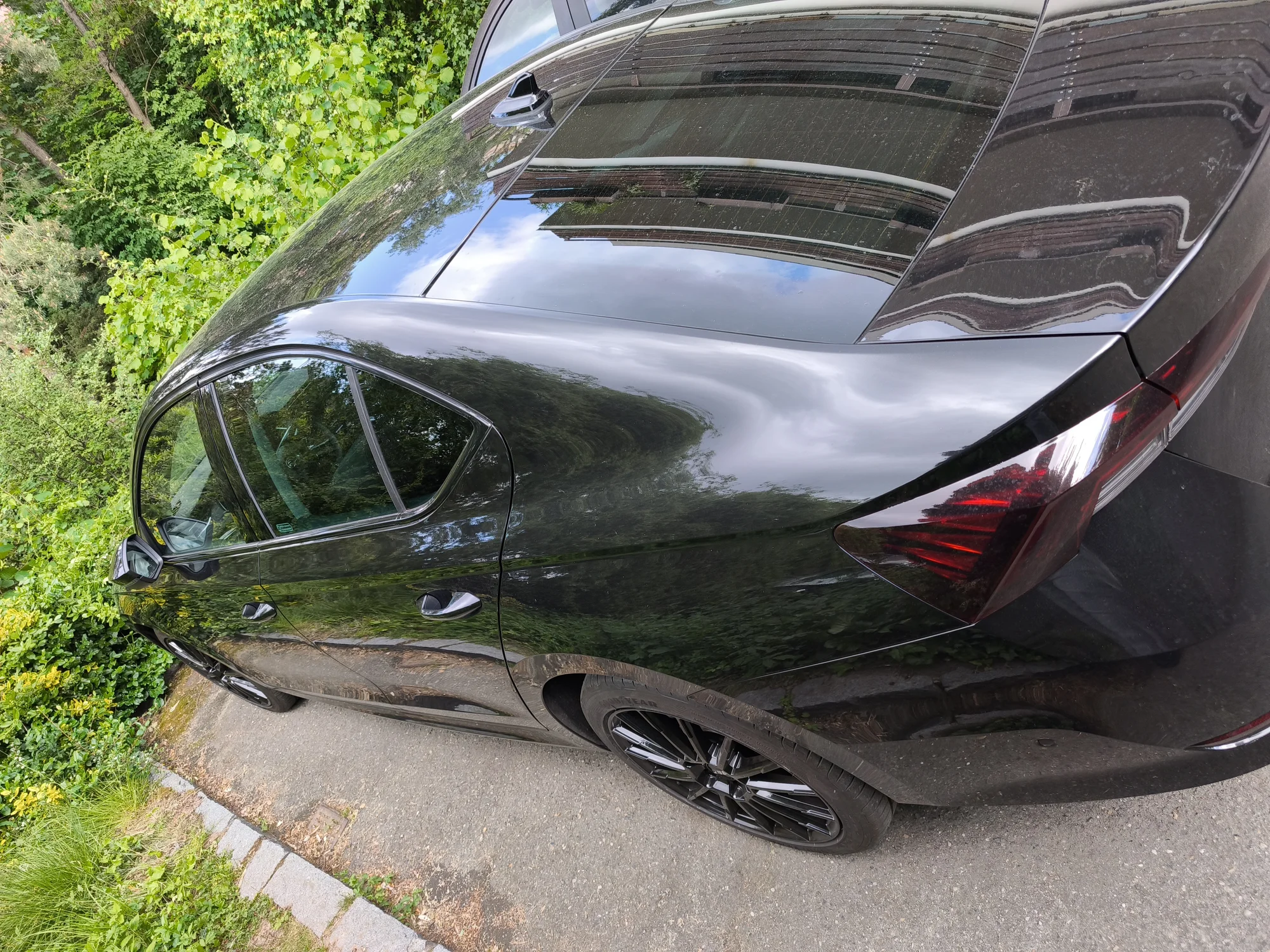 Tónování skel pro všechny typy vozidel: kvalitní fólie Infrasol s 13letou zárukou