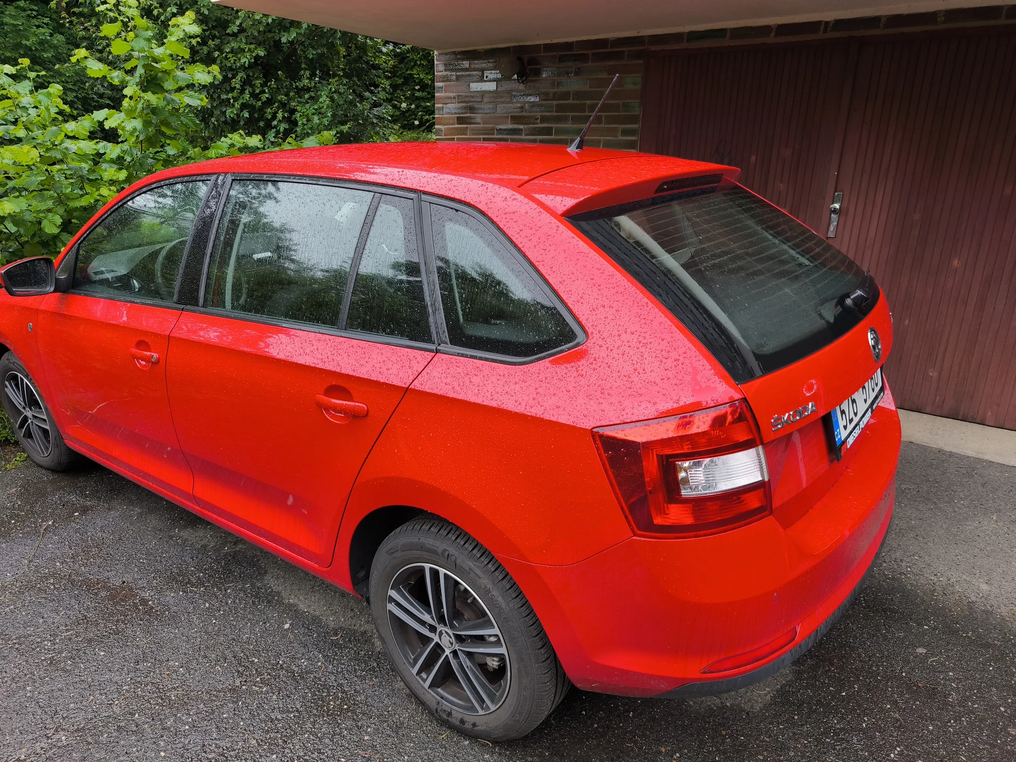 Tónování skel pro všechny typy vozidel: kvalitní fólie Infrasol s 13letou zárukou