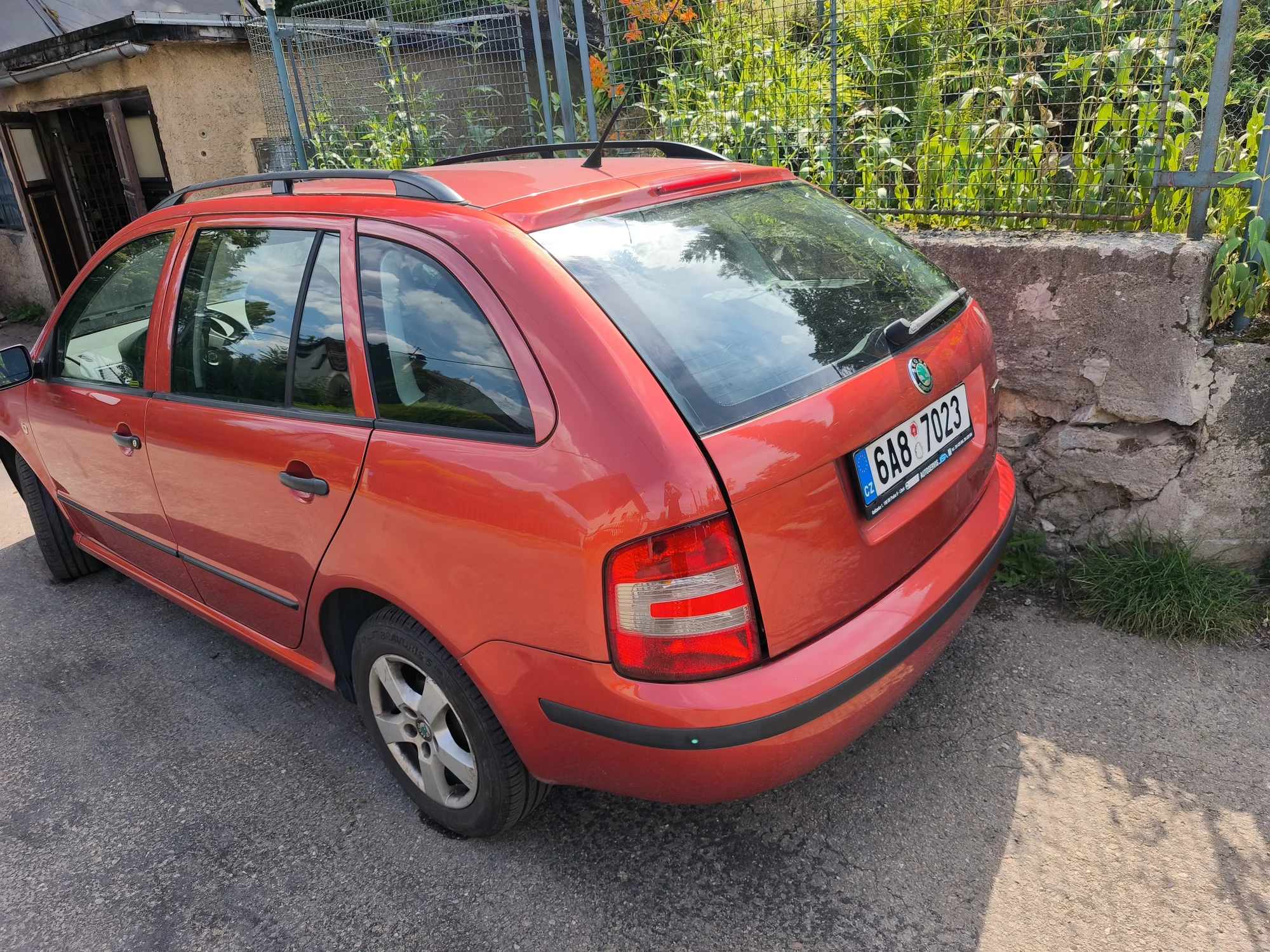 Tónování skel pro všechny typy vozidel: kvalitní fólie Infrasol s 13letou zárukou