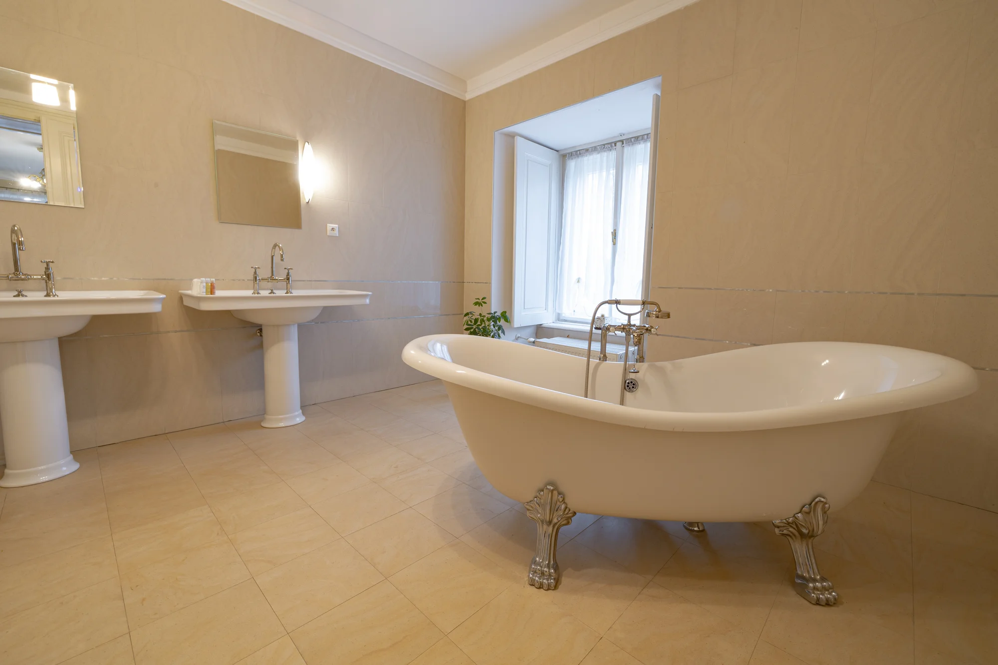 Romantický pobyt na zámku na západě Slovenska: snídaně i polopenze, vstupy do muzea