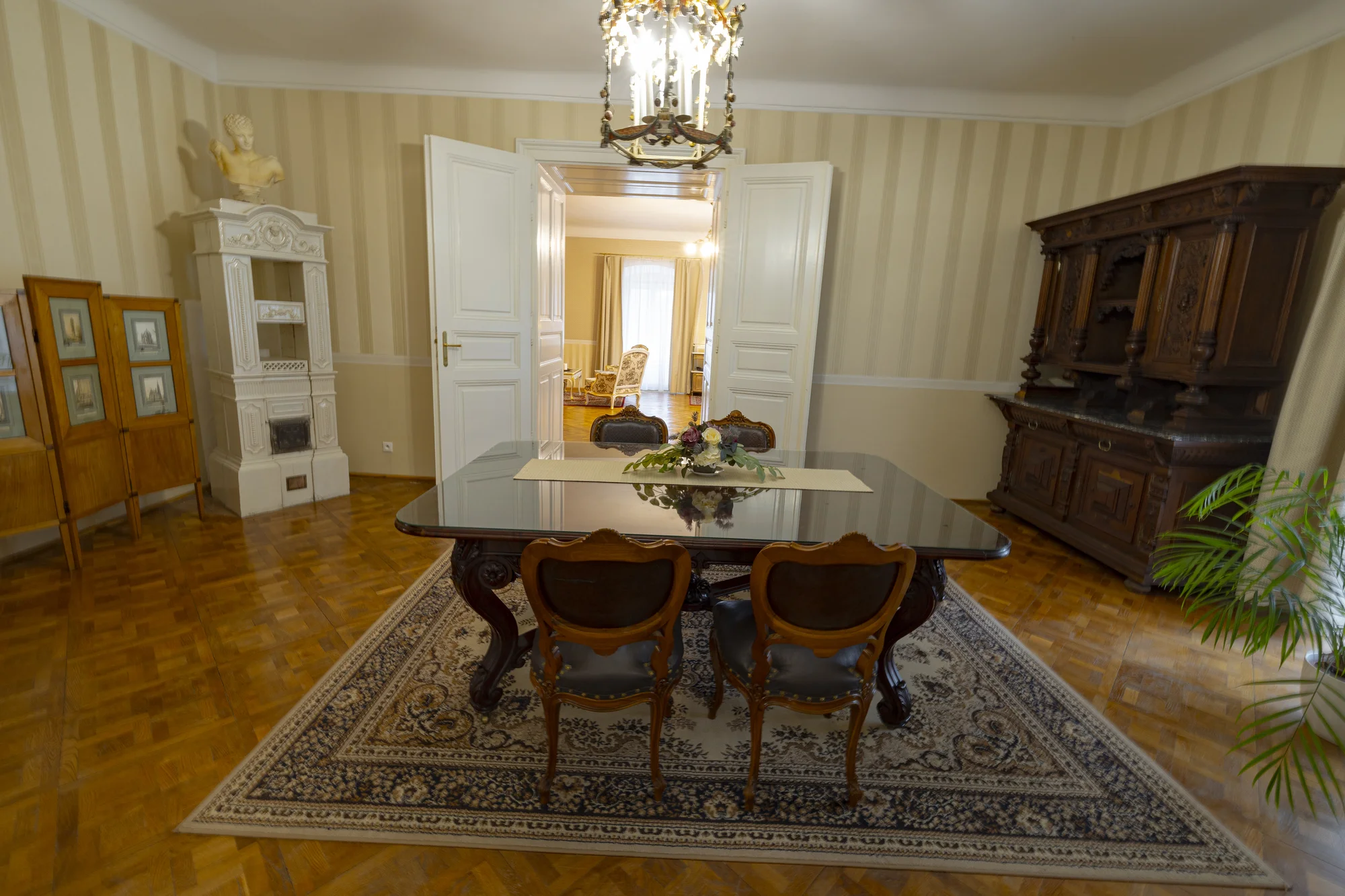 Romantický pobyt na zámku na západě Slovenska: snídaně i polopenze, vstupy do muzea