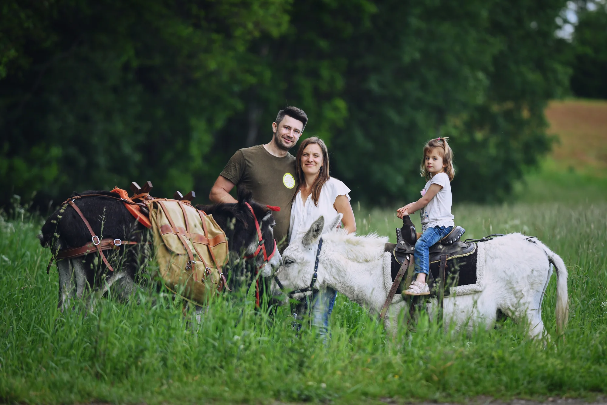 Rodinná návštěva Oslí stezky: prohlídka farmy, trail park a svezení pro děti i túra s piknikem