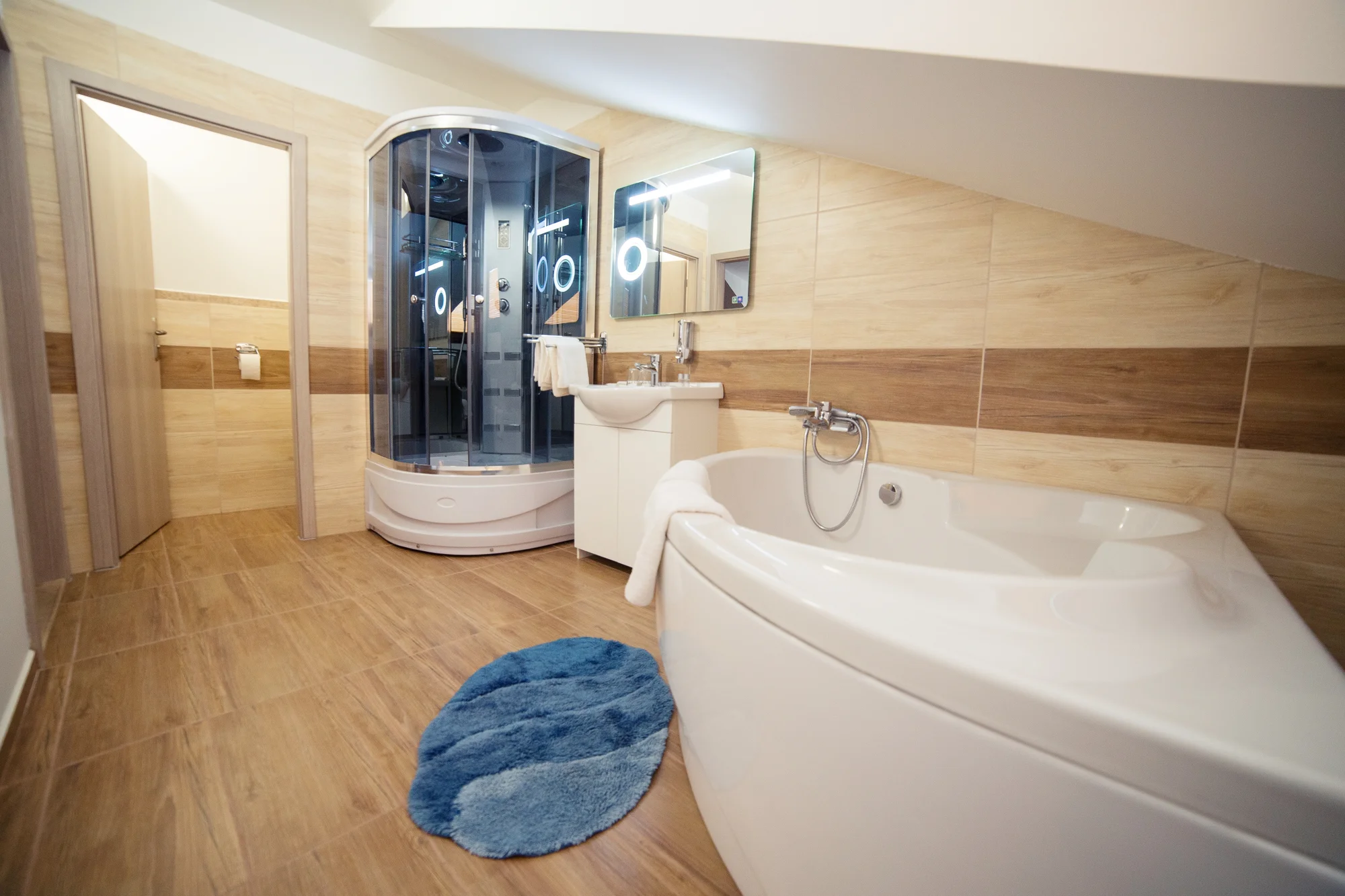 Příjemný pobyt v historickém hotelu v centru Banské Štiavnice se snídaní či polopenzí