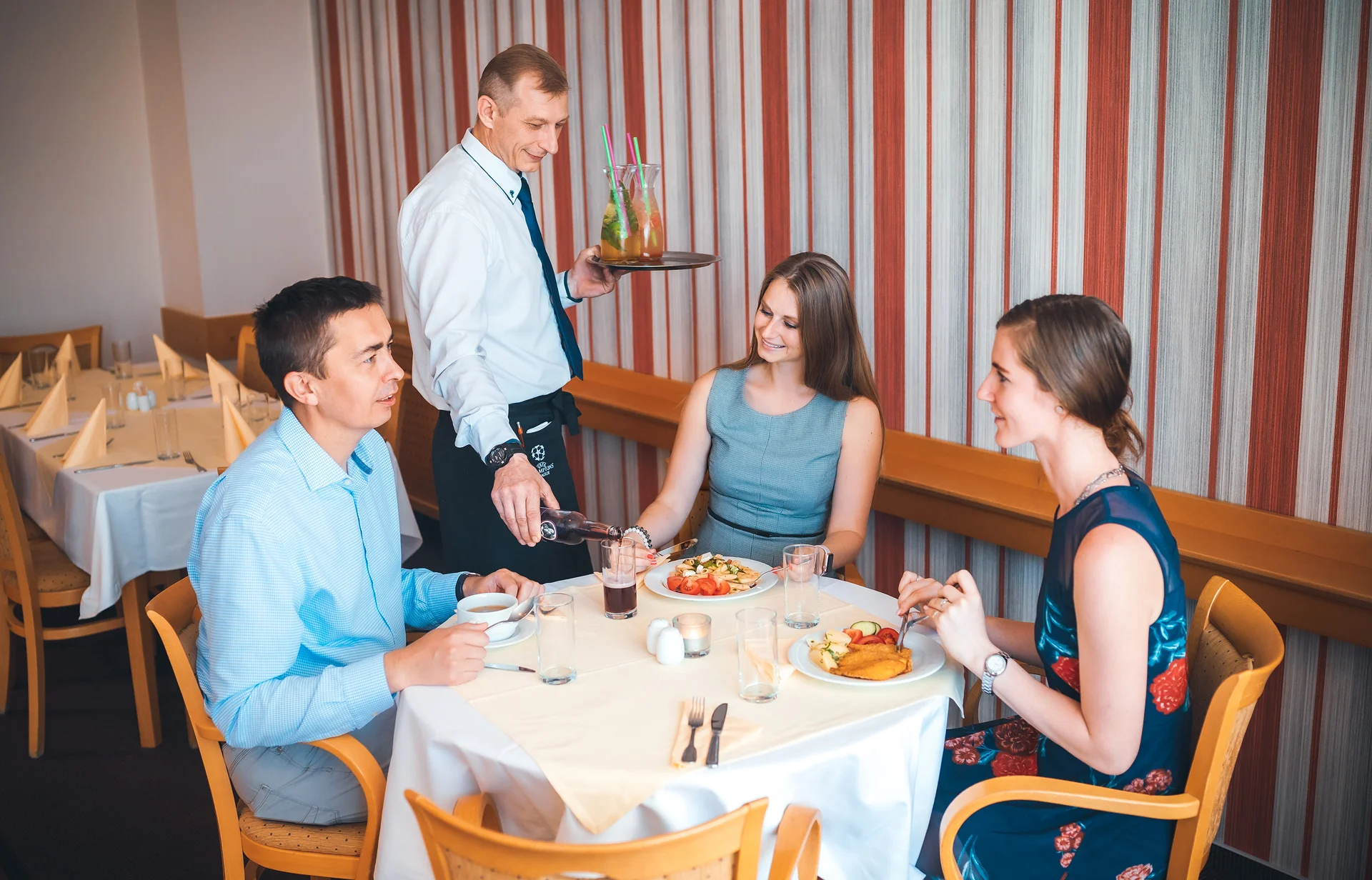 Pobyt v Posázaví: strava, veřejné i privátní wellness, plný minibar i večeře při svíčkách