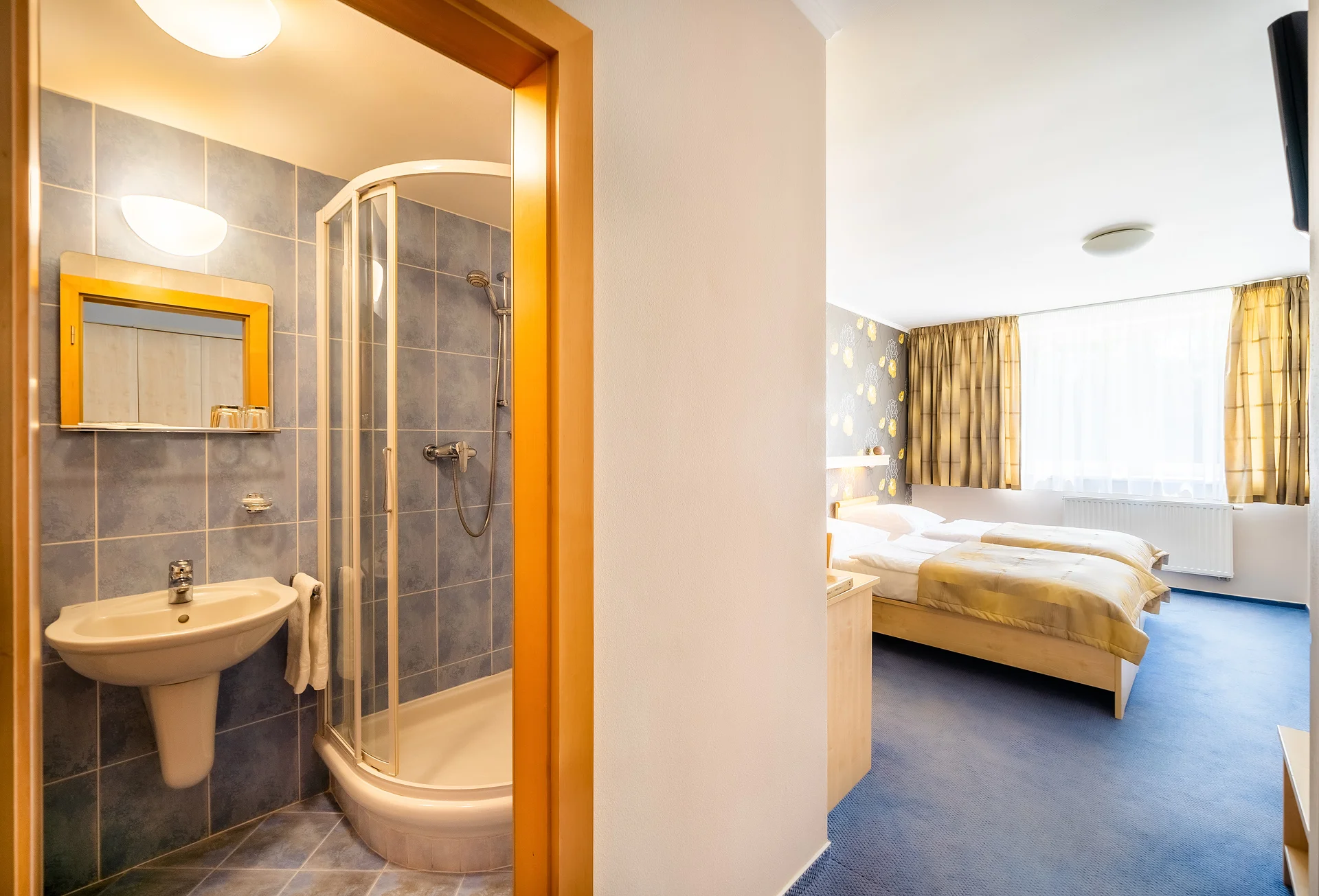 Pobyt v Posázaví: strava, veřejné i privátní wellness, plný minibar i večeře při svíčkách