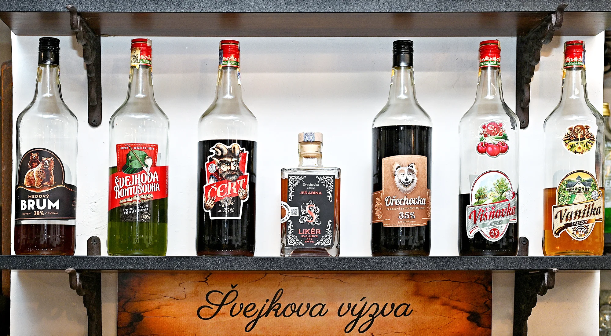 Zdolejte Švejkovu výzvu: 7 tradičních českých destilátů pro 1 či 2 osoby