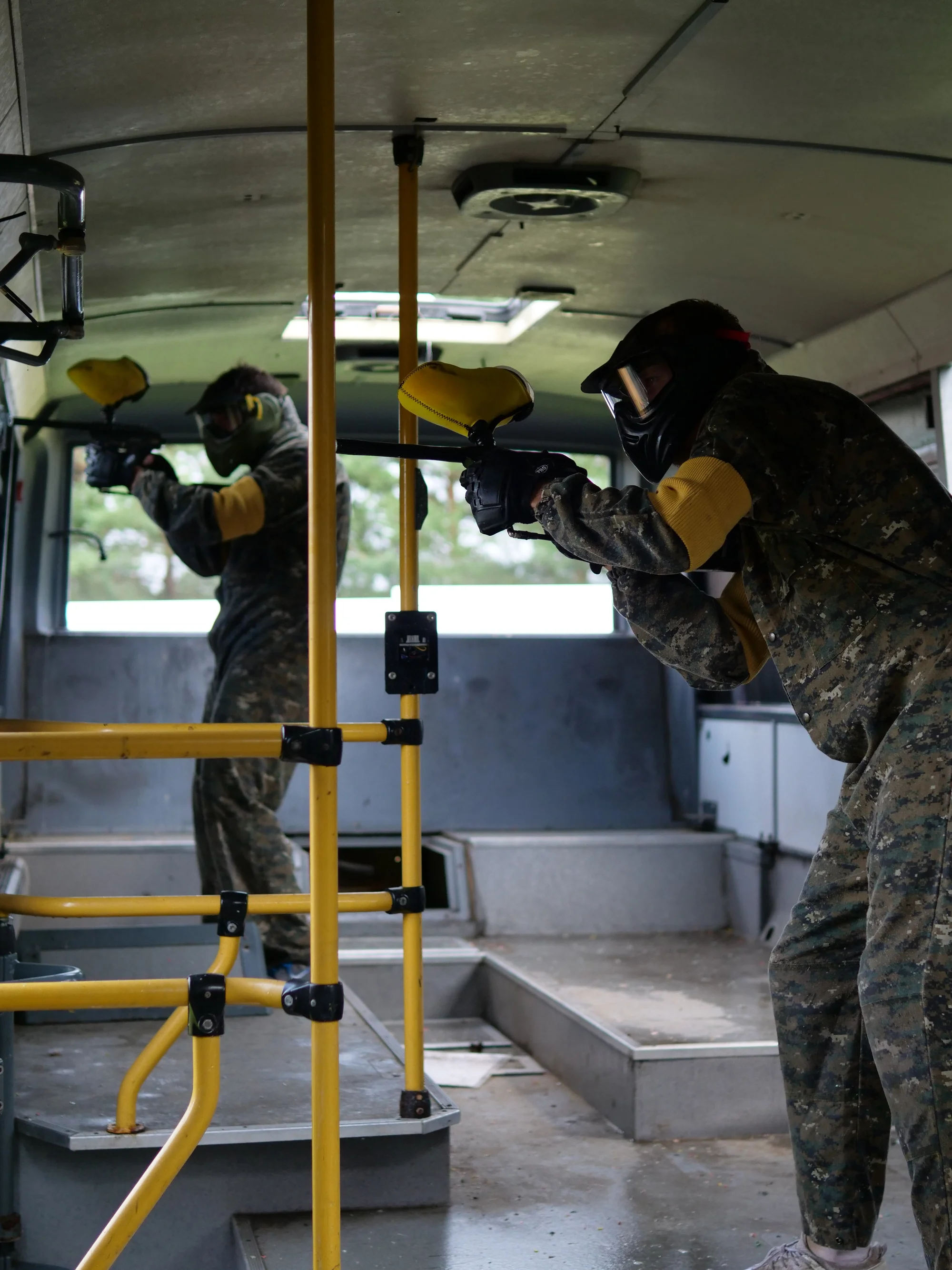 Akční bitva na 3 000 m²: paintball v městské aréně Nechanice pro 1–10 osob
