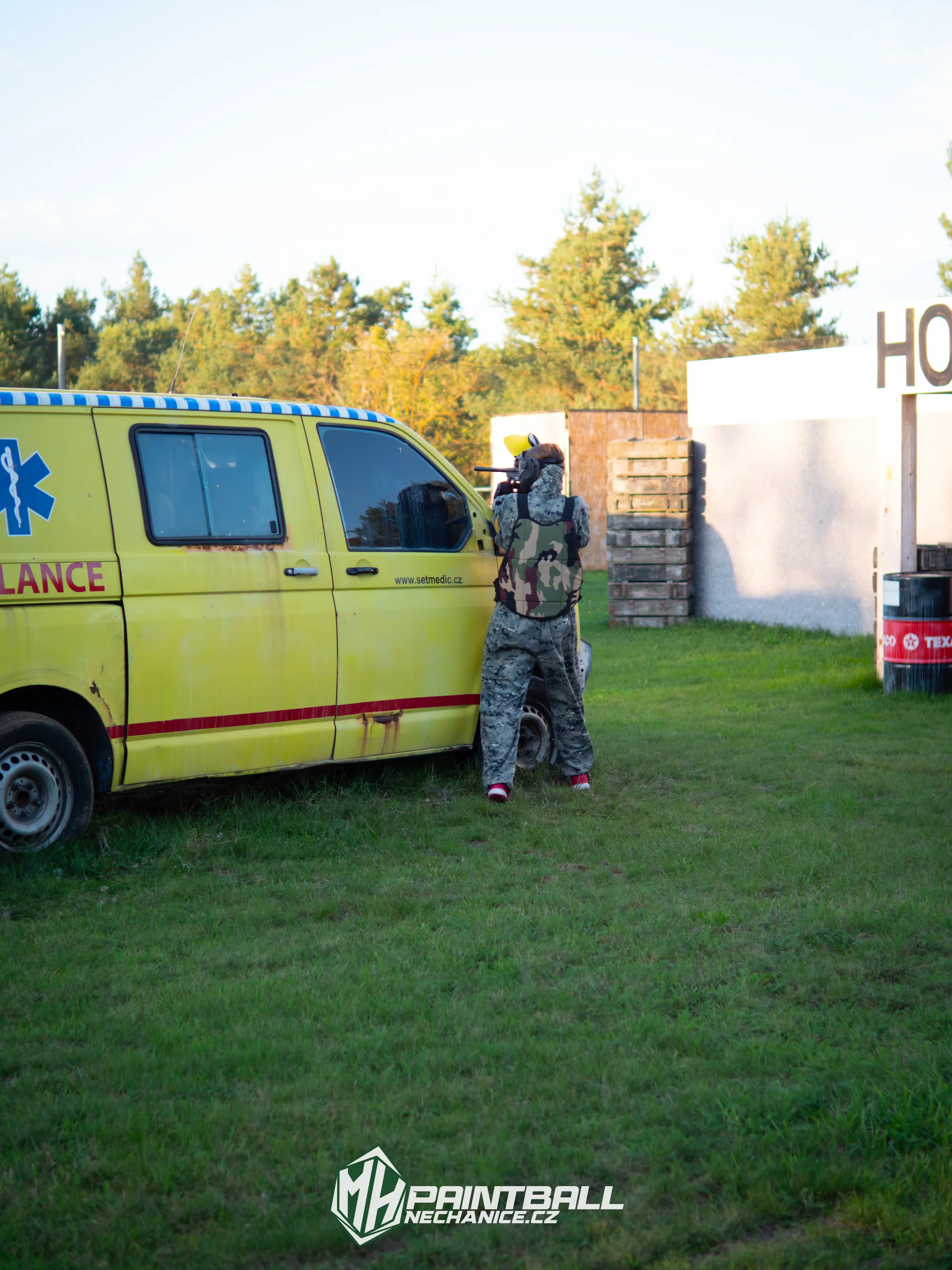 Akční bitva na 3 000 m²: paintball v městské aréně Nechanice pro 1–10 osob