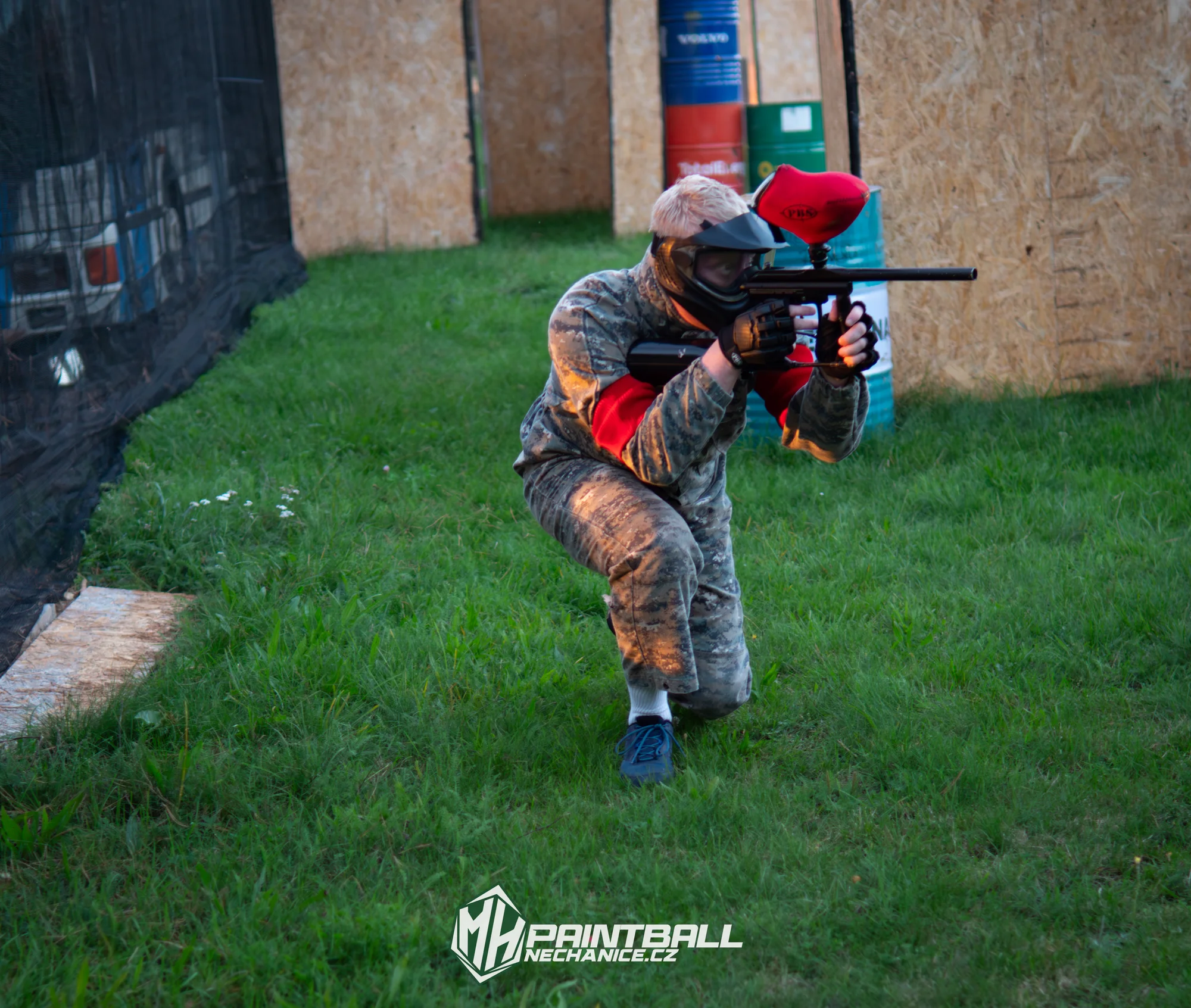 Akční bitva na 3 000 m²: paintball v městské aréně Nechanice pro 1–10 osob