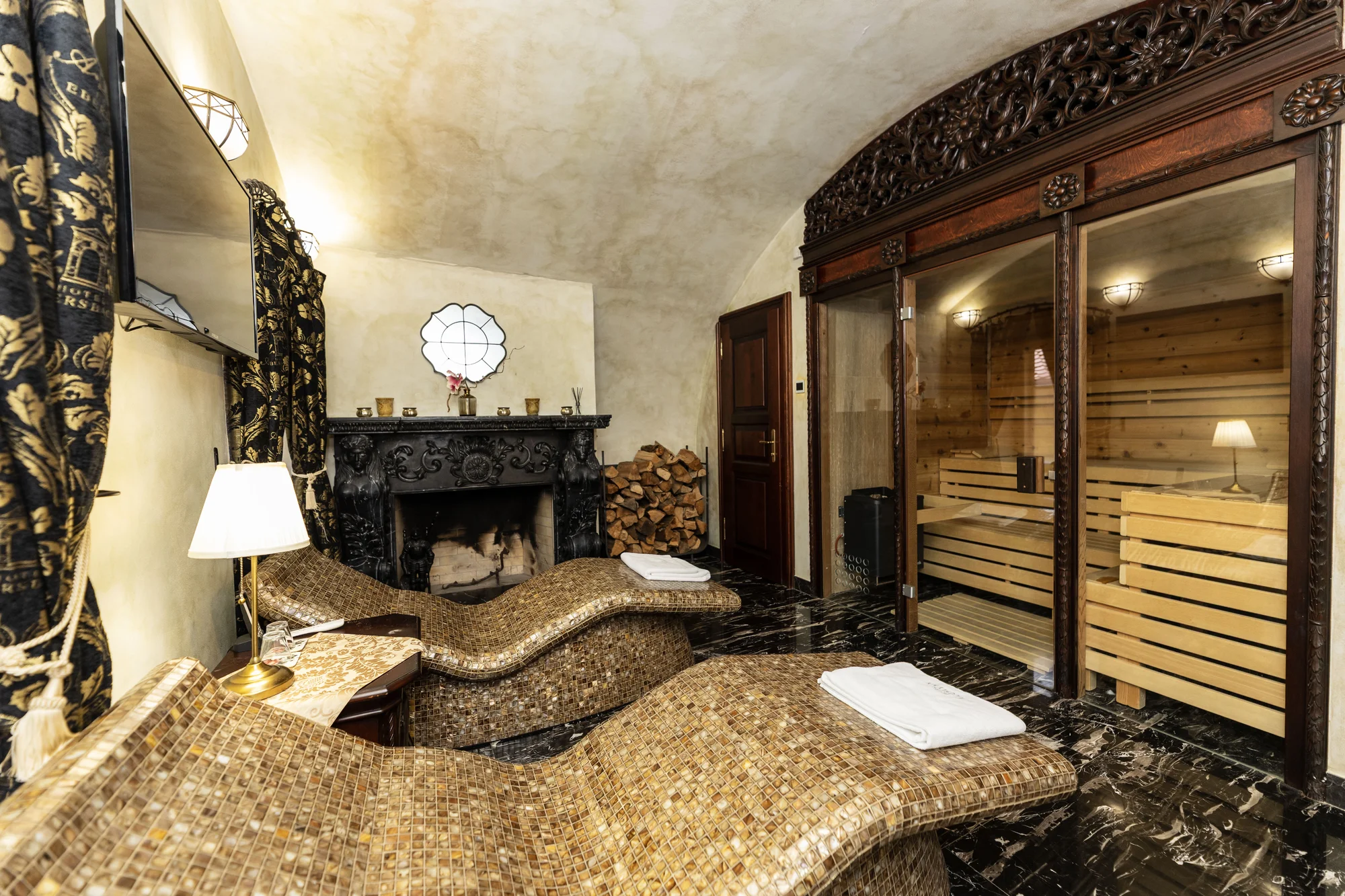 Luxus s nádechem historie: hotel v centru Českého Krumlova se snídaní i wellness