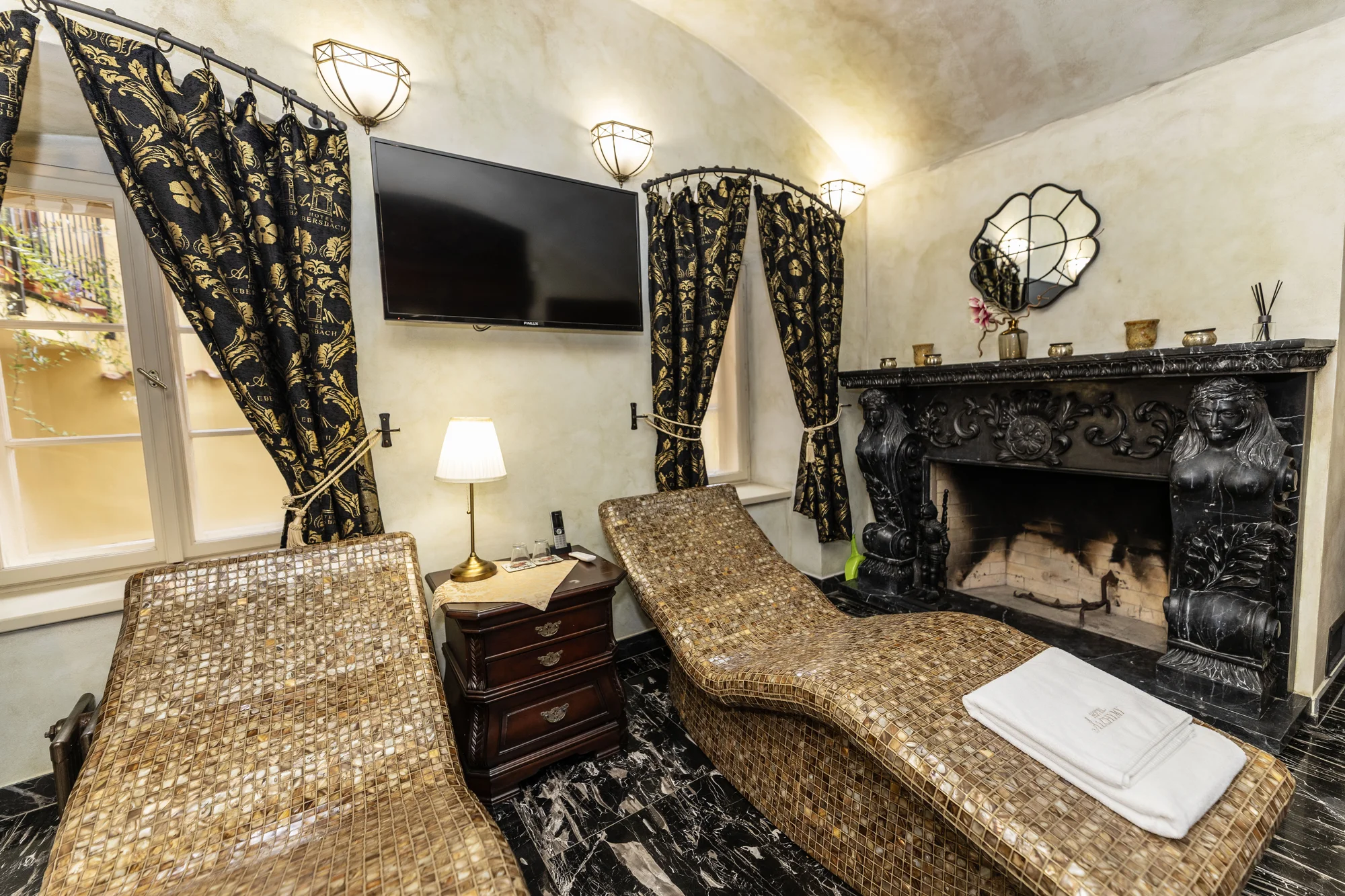 Luxus s nádechem historie: hotel v centru Českého Krumlova se snídaní i wellness