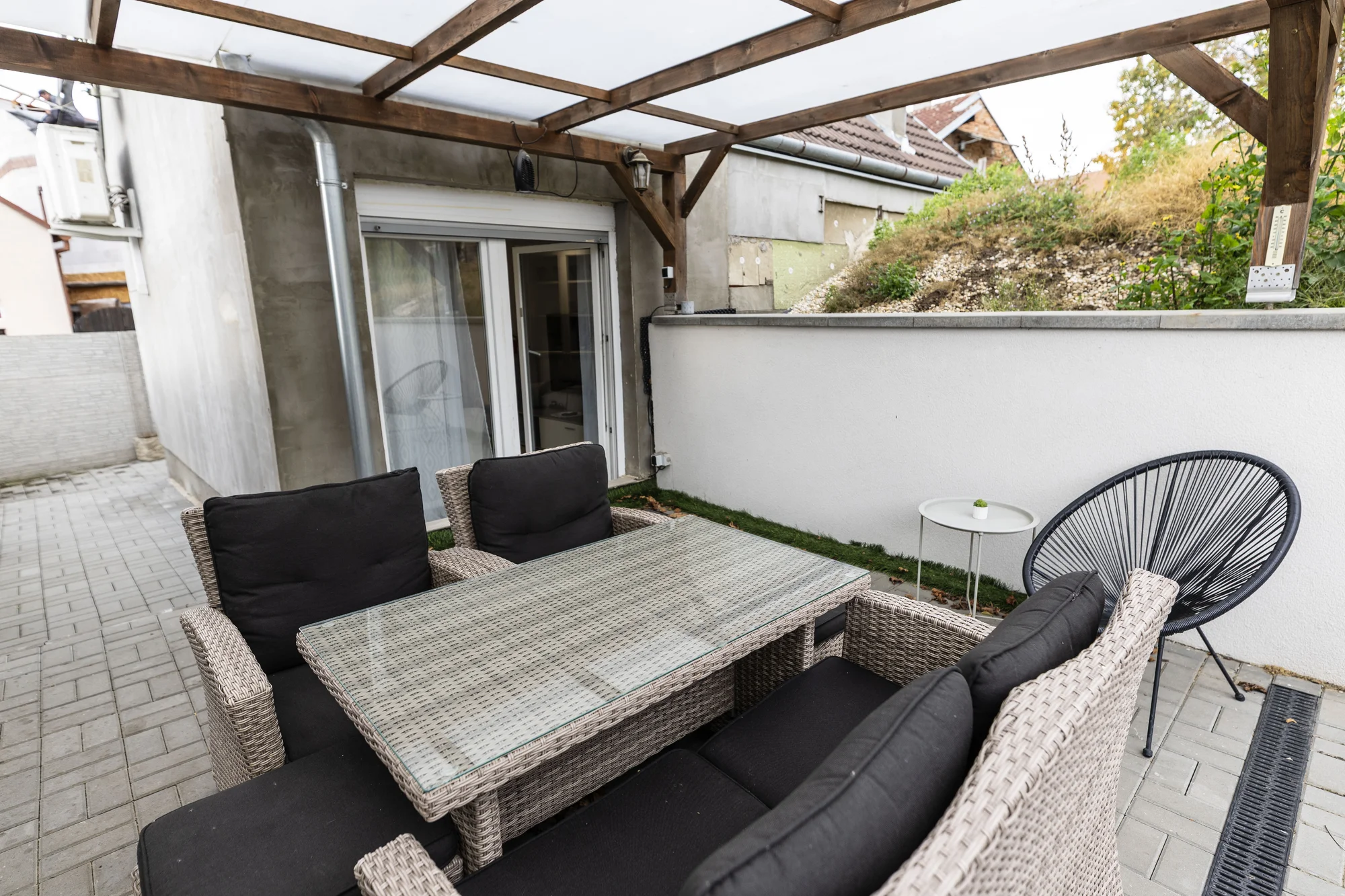 Pobyt v jihomoravském sklípku: mezonetový apartmán až pro 6 osob s venkovní vířivkou a grilem