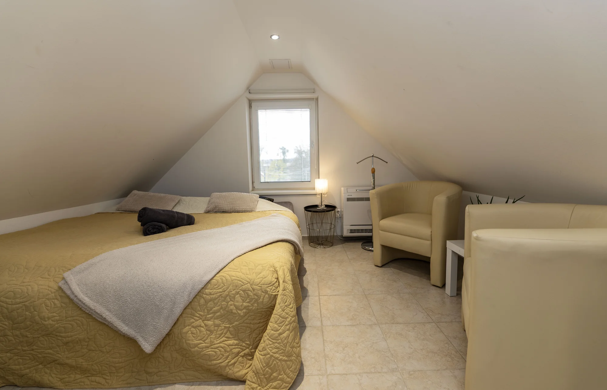 Pobyt v jihomoravském sklípku: mezonetový apartmán až pro 6 osob s venkovní vířivkou a grilem