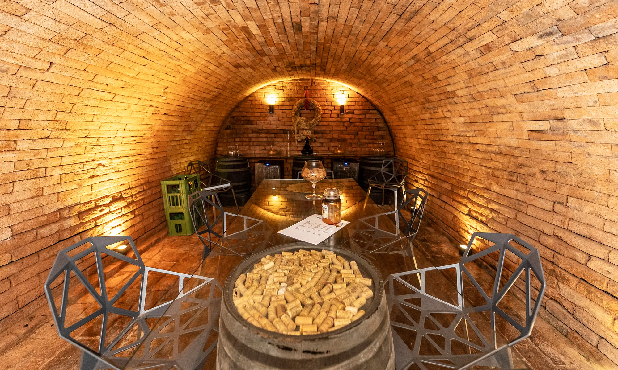 Pobyt v jihomoravském sklípku: mezonetový apartmán až pro 6 osob s venkovní vířivkou a grilem