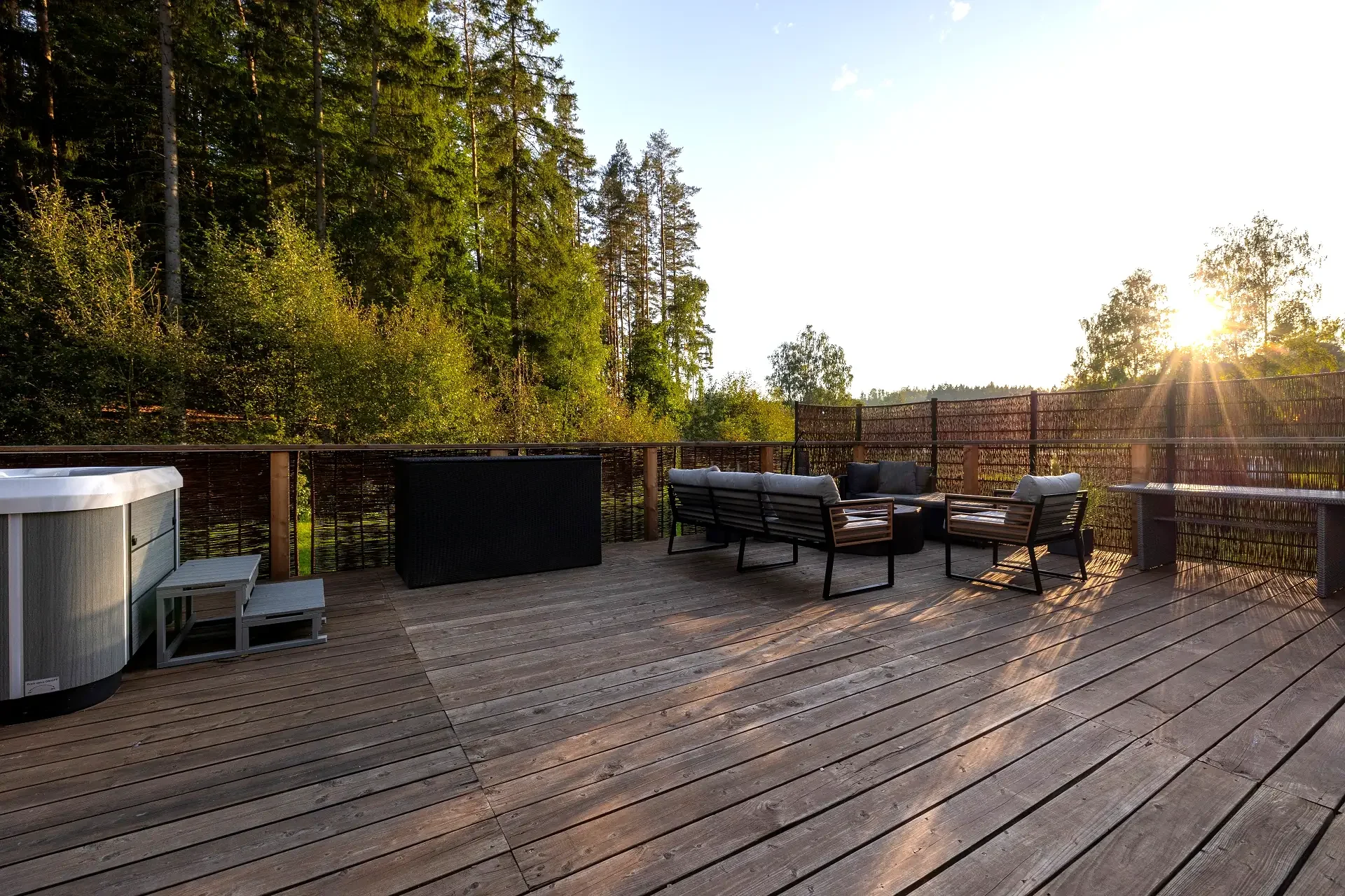 Luxusní glampingová kupole na východě Čech se saunou a vířivkou i snídaní