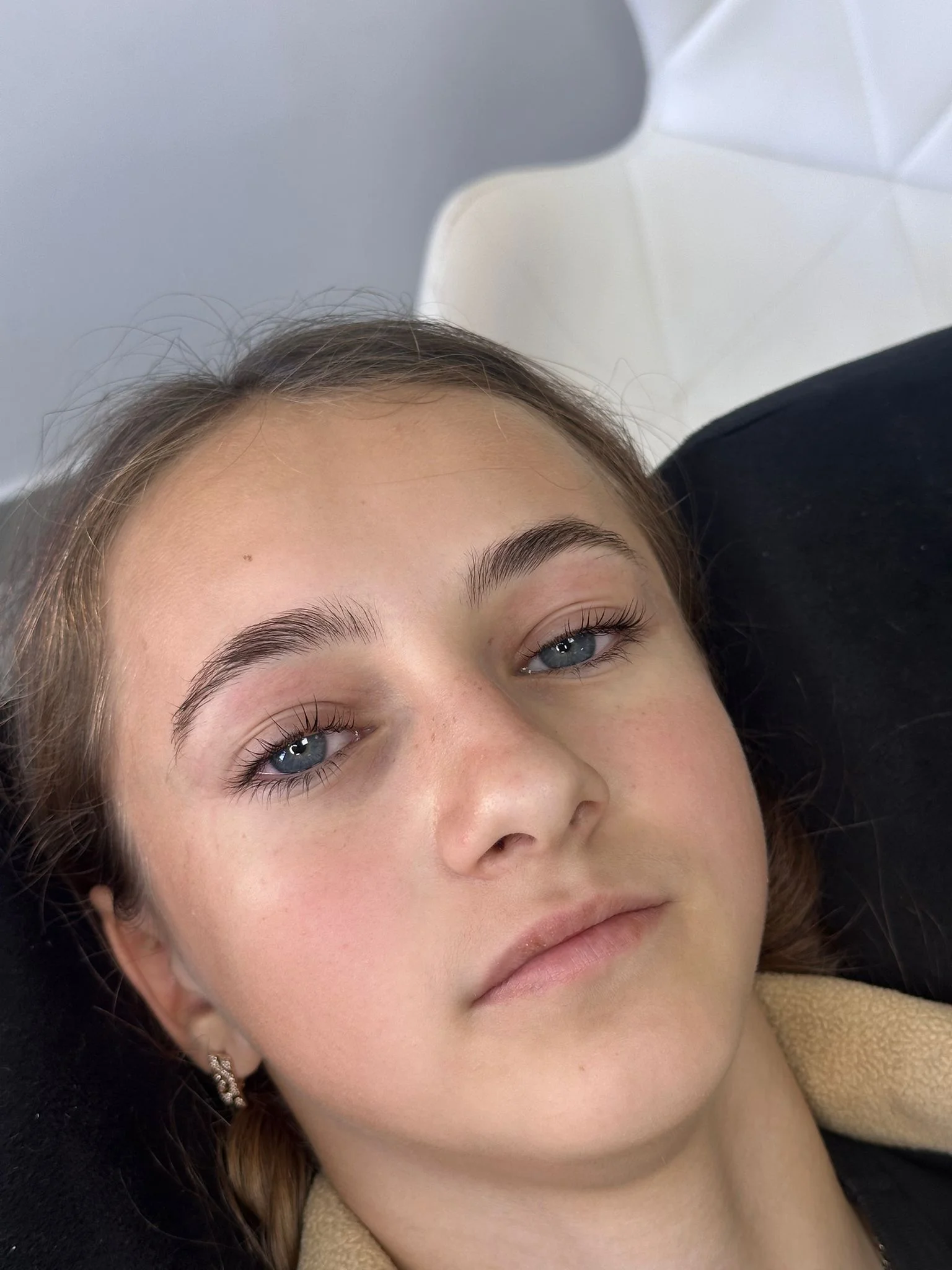 Úprava obočí pro dámy i pány, barvení řas, laminace i lash lifting