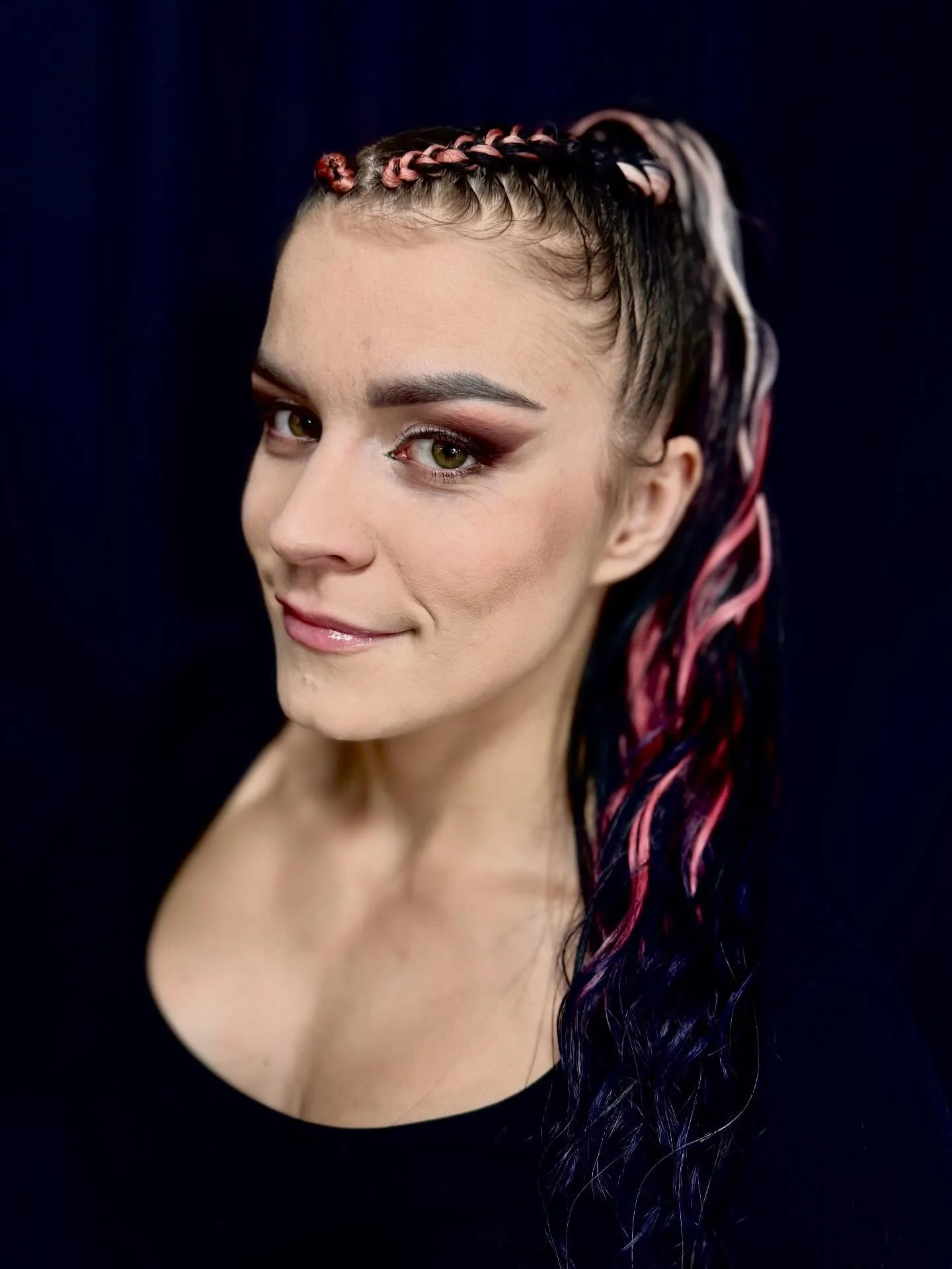 Boxerské copy i s kanekalonem, účes Rumi nebo prodloužení vlasů