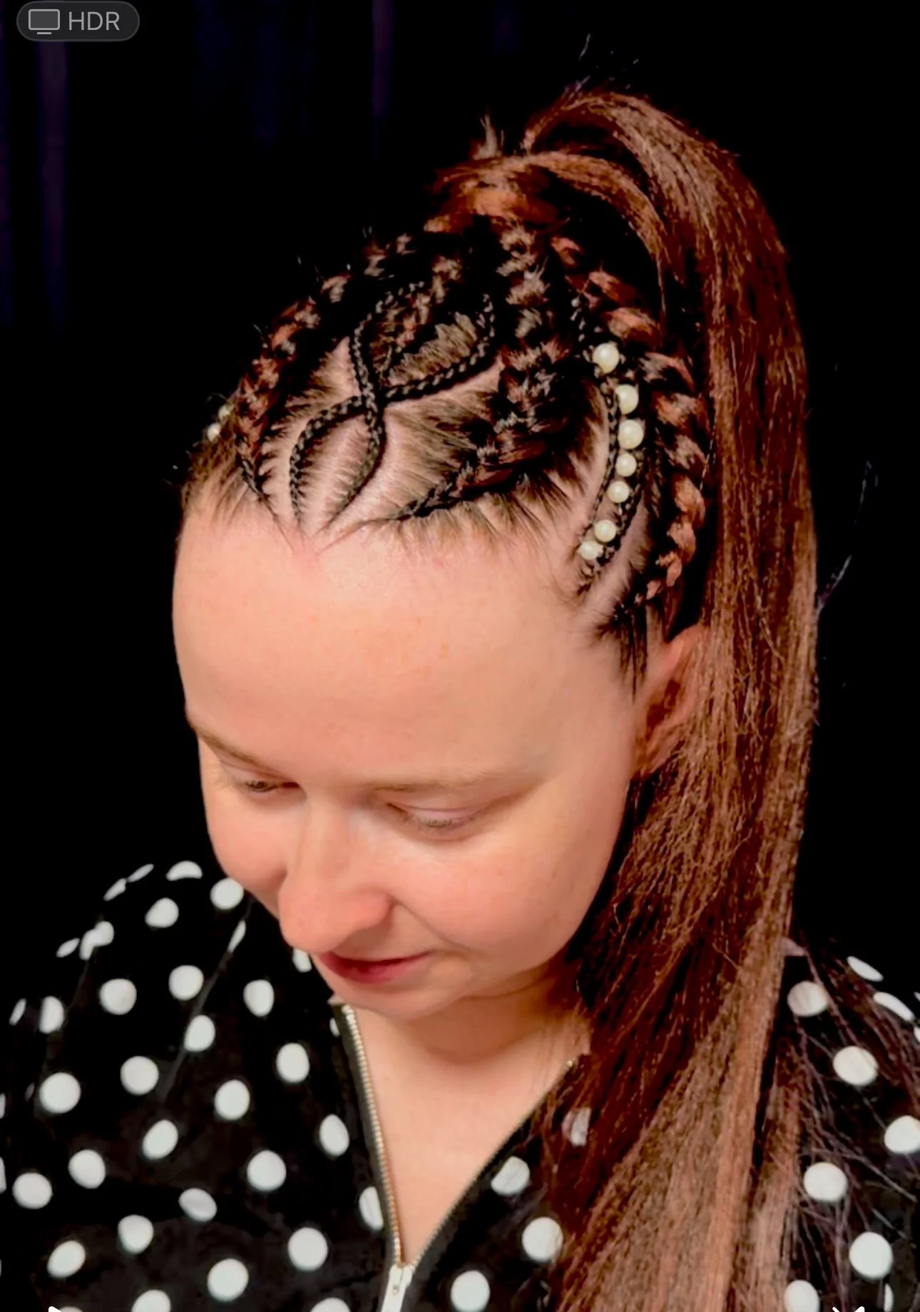 Boxerské copy i s kanekalonem, účes Rumi nebo prodloužení vlasů