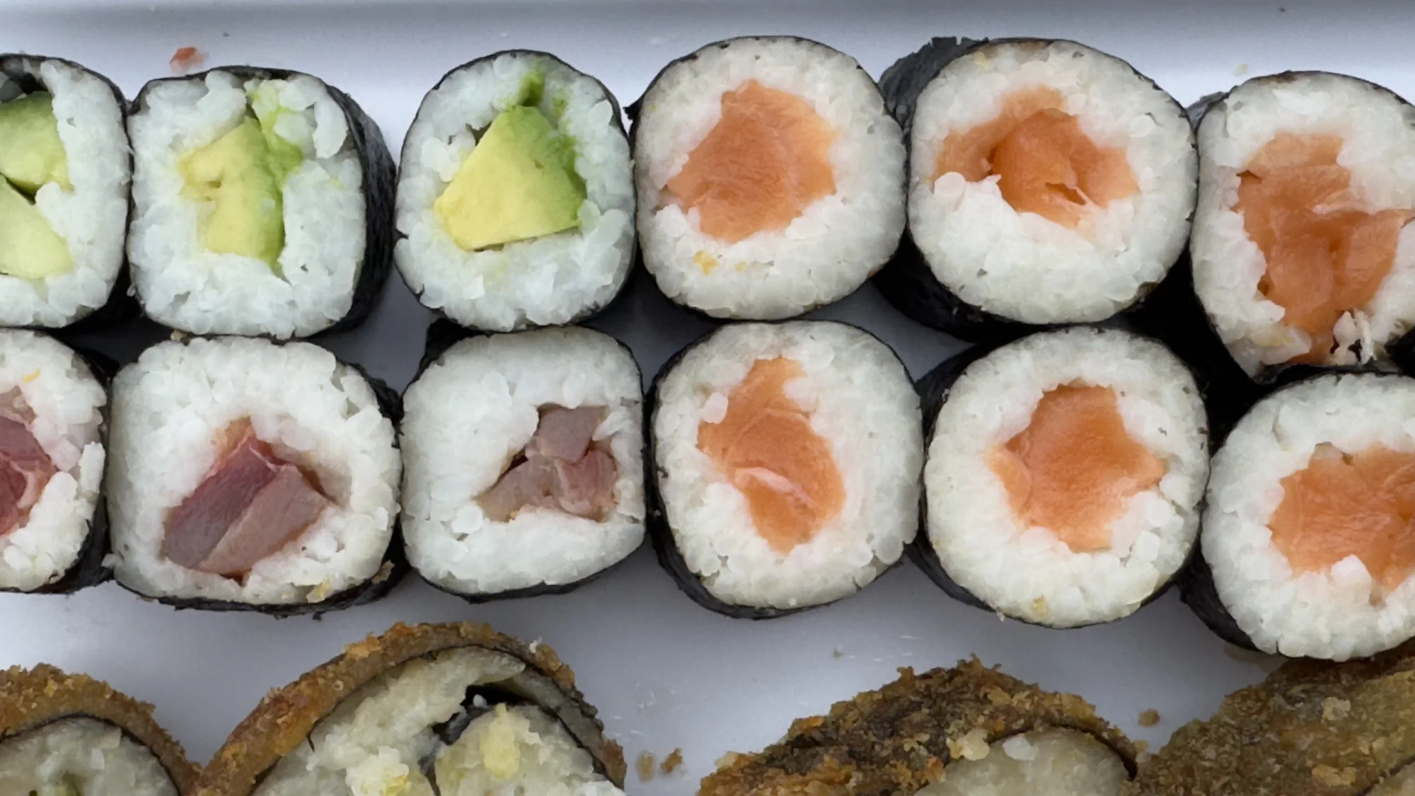 Obří sushi sety pro rodinu i partu přátel: 76, 79, 105 i 107 rolovaných kousků
