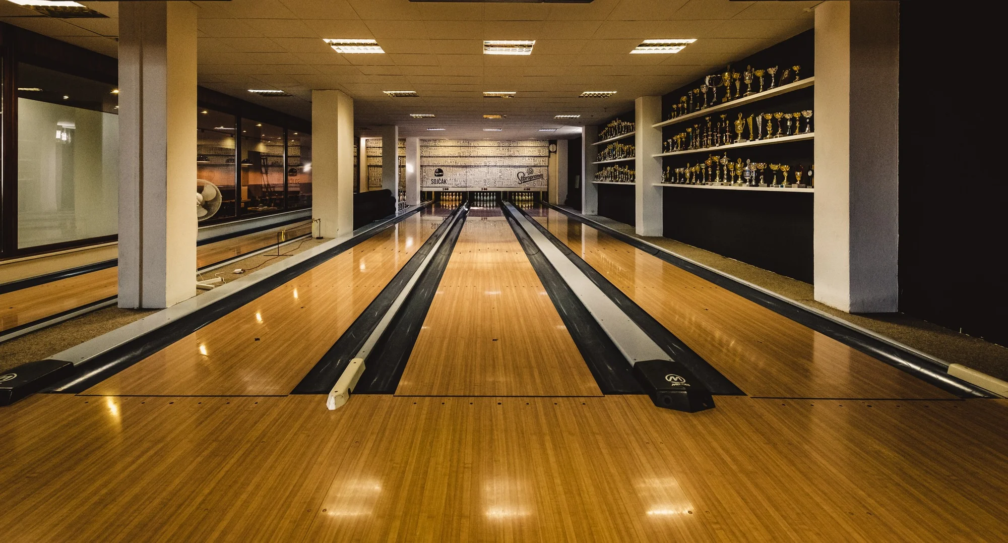 S partou za zábavou: 1 nebo 2 hodiny bowlingu až pro 6 hráčů