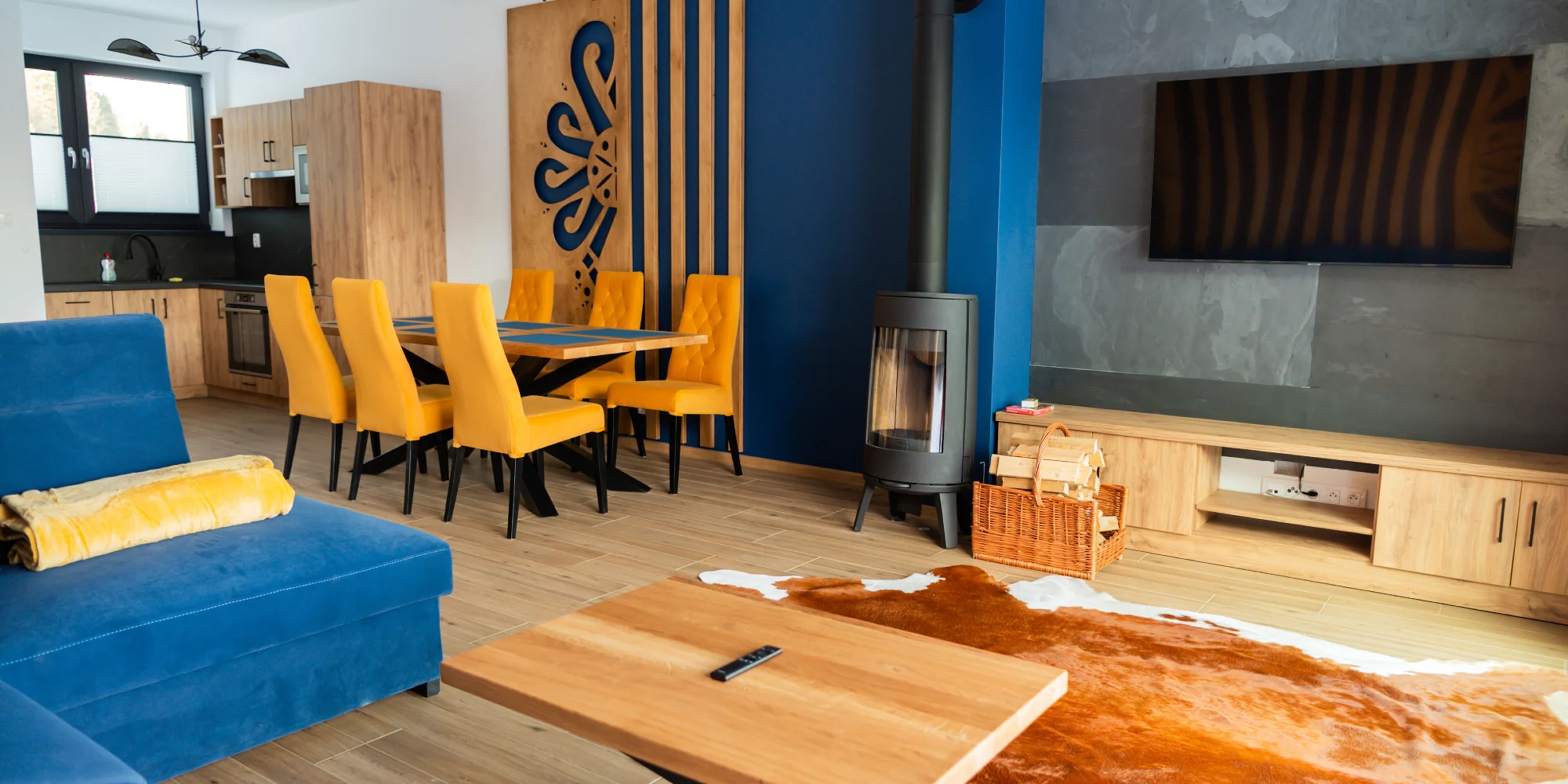 Moderní apartmány ve stylu horské chaty na břehu Dunajce přímo pod Třemi Korunami s výhledem, krbem i terasou