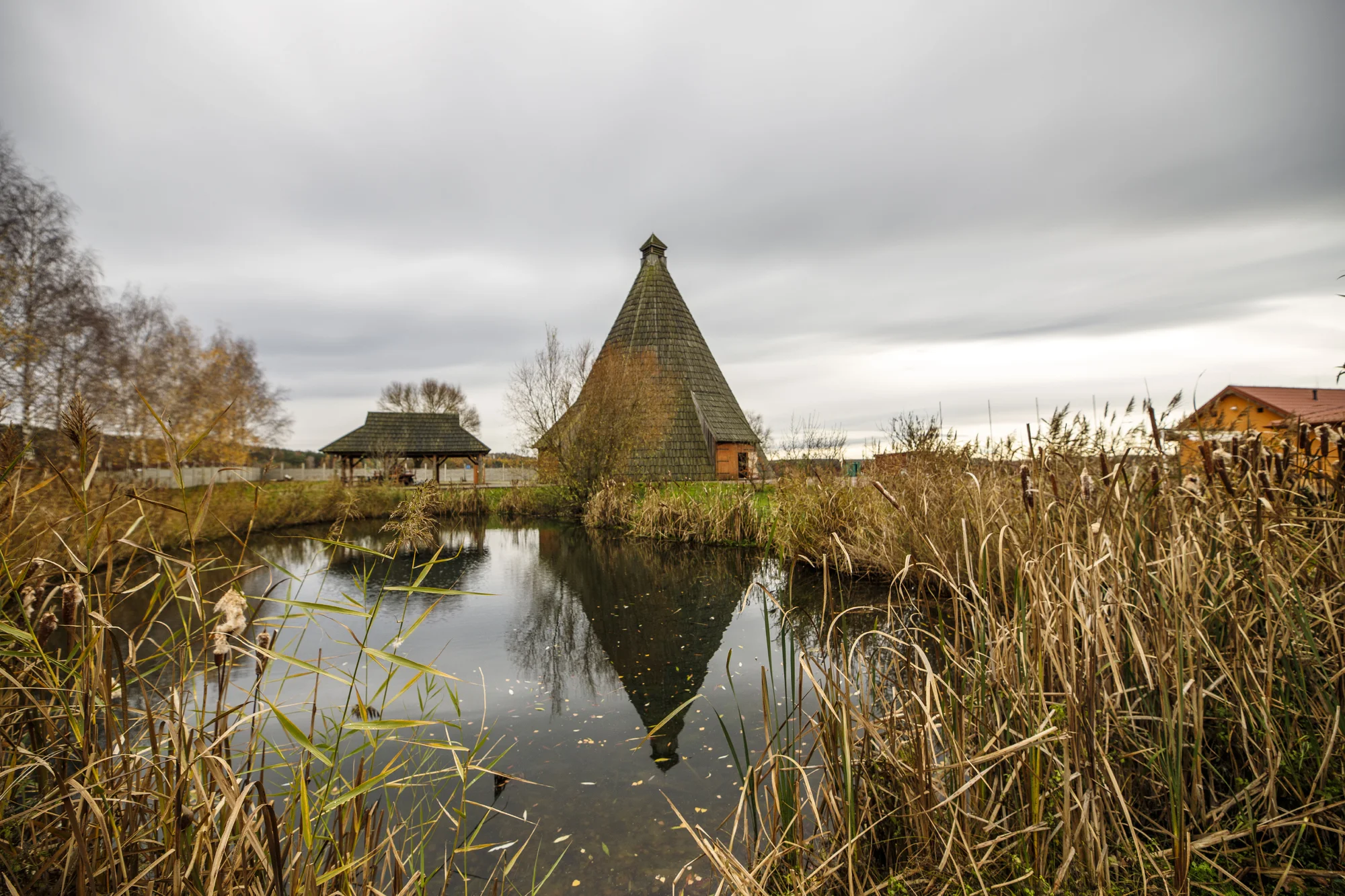 Za romantikou a relaxem: pobyt v resortu Vigvam s polopenzí, wellness i vinnou degustací