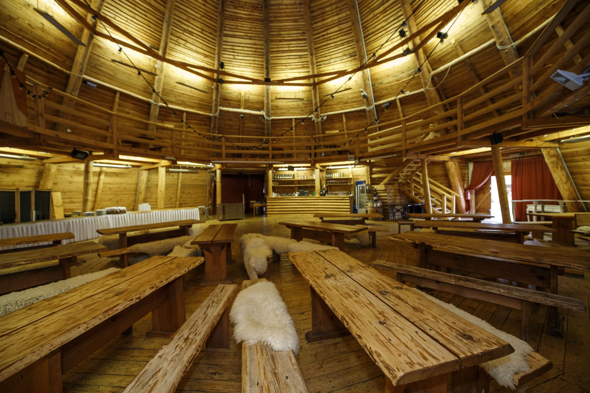 Za romantikou a relaxem: pobyt v resortu Vigvam s polopenzí, wellness i vinnou degustací