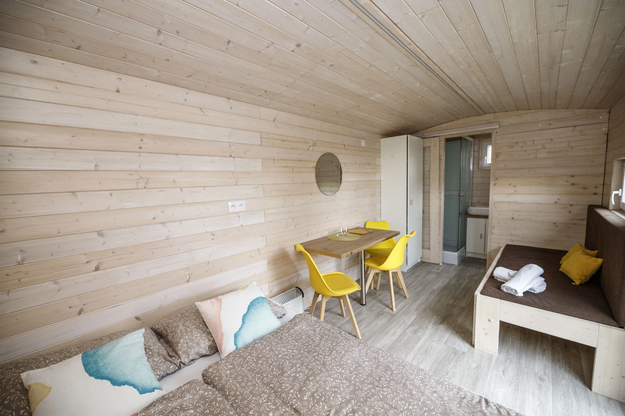 Za romantikou a relaxem: pobyt v resortu Vigvam s polopenzí, wellness i vinnou degustací