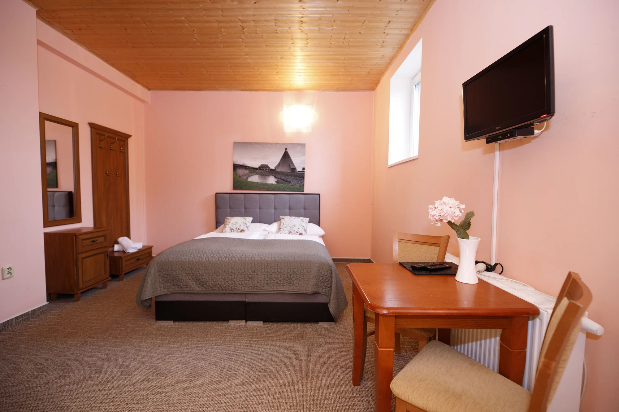 Za romantikou a relaxem: pobyt v resortu Vigvam s polopenzí, wellness i vinnou degustací