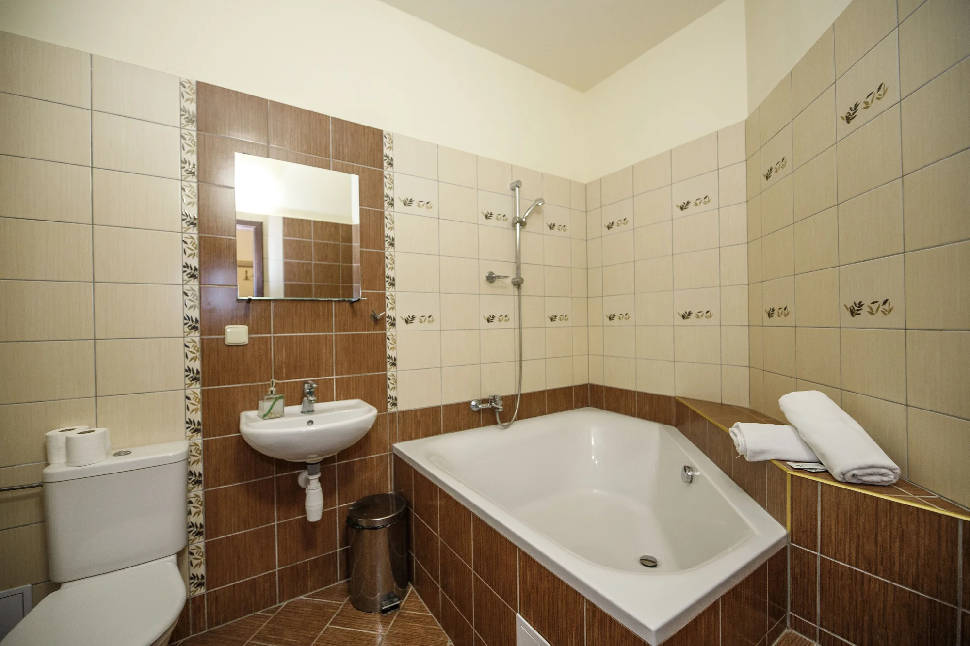 Za romantikou a relaxem: pobyt v resortu Vigvam s polopenzí, wellness i vinnou degustací